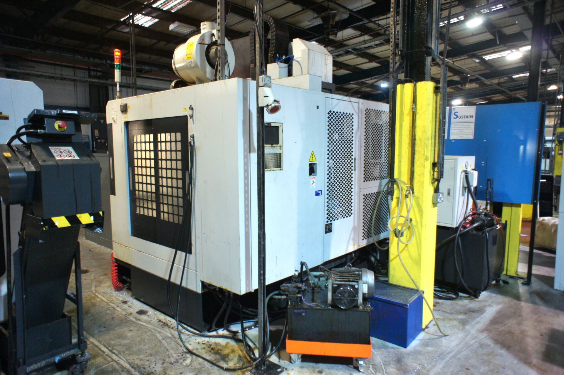 Feeler QM-32SA Vertical Machining Centre - Image 4 of 12