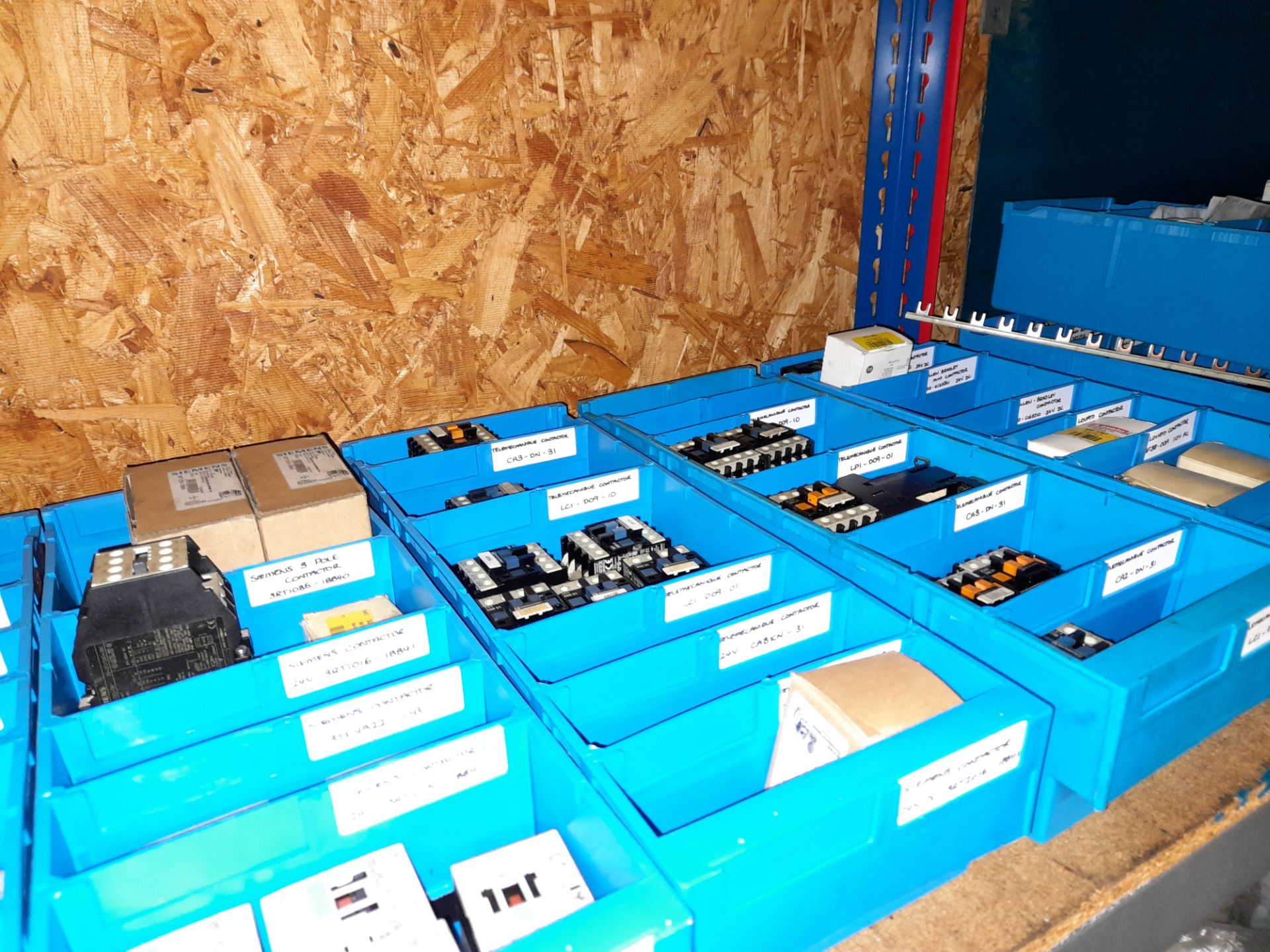 Contents to bay of shelving, to include Schnedor conductors, relays, and various other CNC component - Image 3 of 8