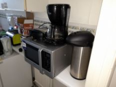 Assortment of kitchen sundries, including microwave, 2 x toasters, 3 x kettles, Proline undercounter