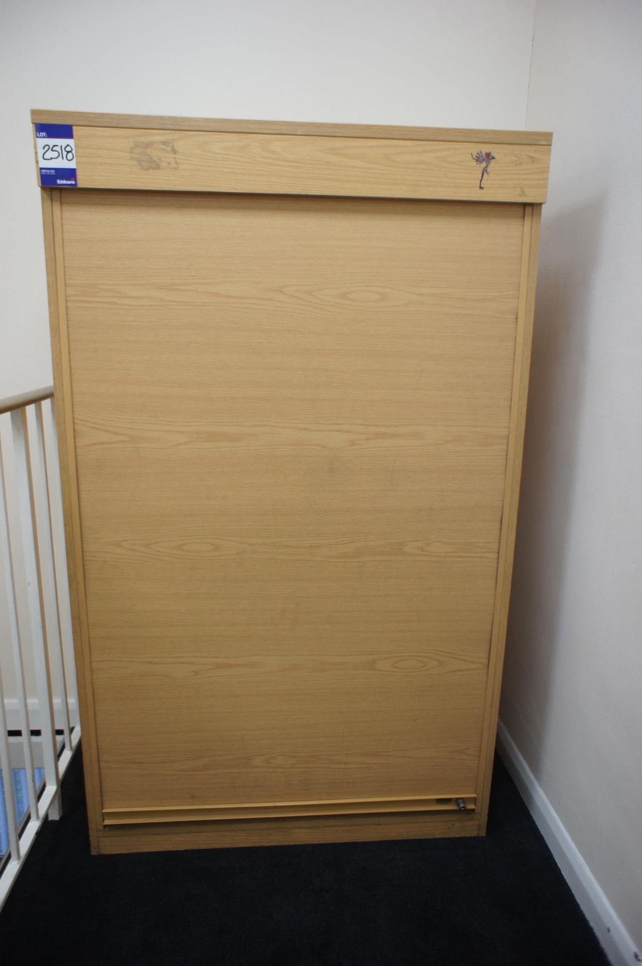 Oak Effect Single Tambour Door Office Cabinet 1580 x 950 x 500mm - Image 2 of 2