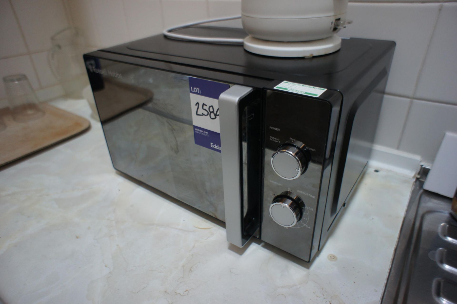 Russel Hobbs 800W Mircowave Oven and Kettle 240V - Image 2 of 2