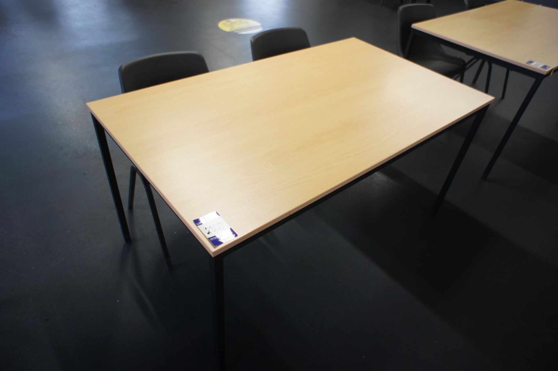 6 x Light Oak Effect Breakout Tables 1400 x 800mm with 12 Stackable Plastic Chairs - Image 2 of 3