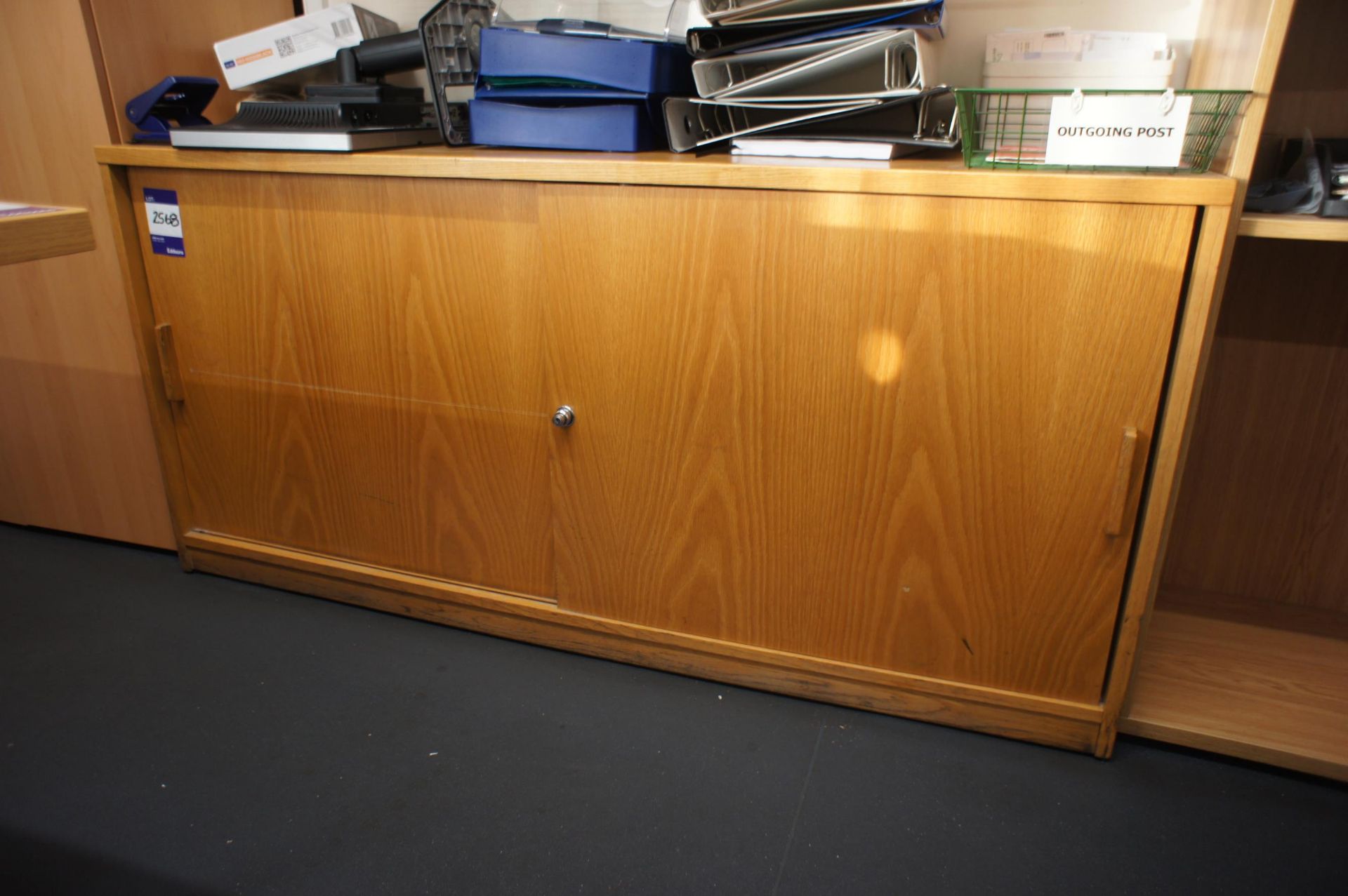 Oak Effect Double Sliding Door Office Cabinet 1500 x 720 x 500 - Image 2 of 2