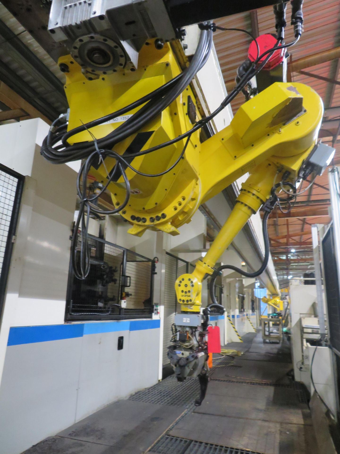 Fanuc Robot Cell (2 x Robots) - Image 9 of 10