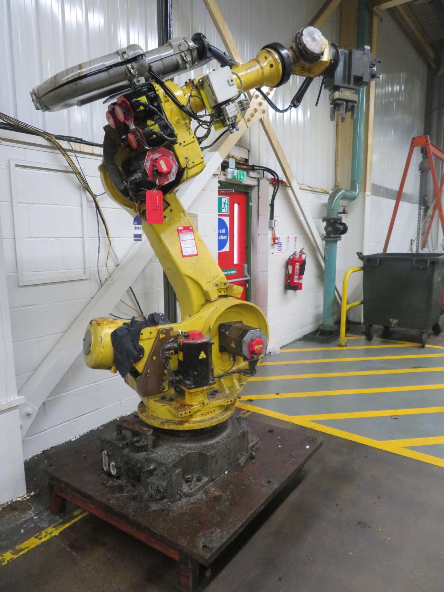 Fanuc R2000iA Robotic Arm