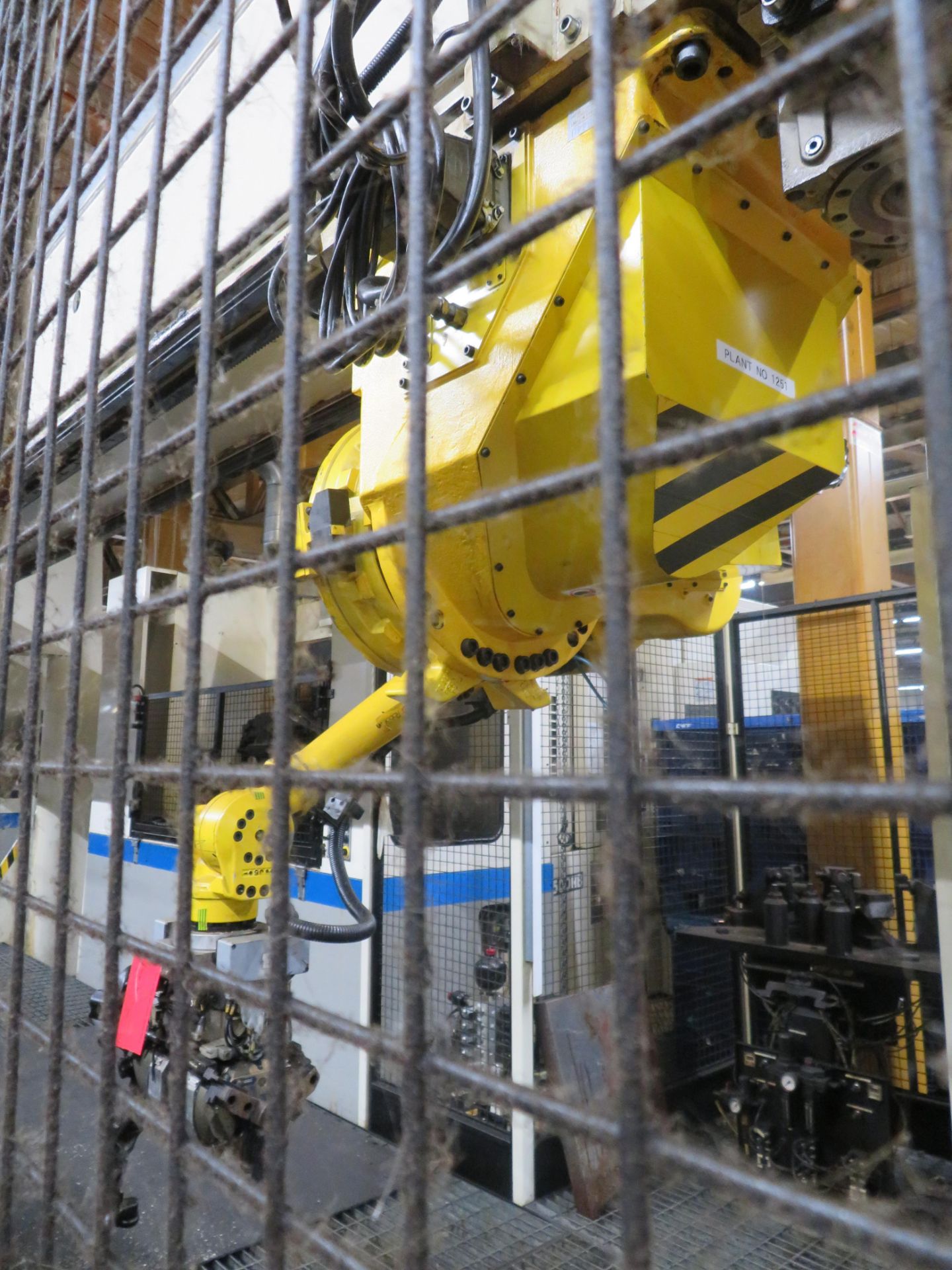 Fanuc Robot Cell (2 x Robots) - Image 2 of 10
