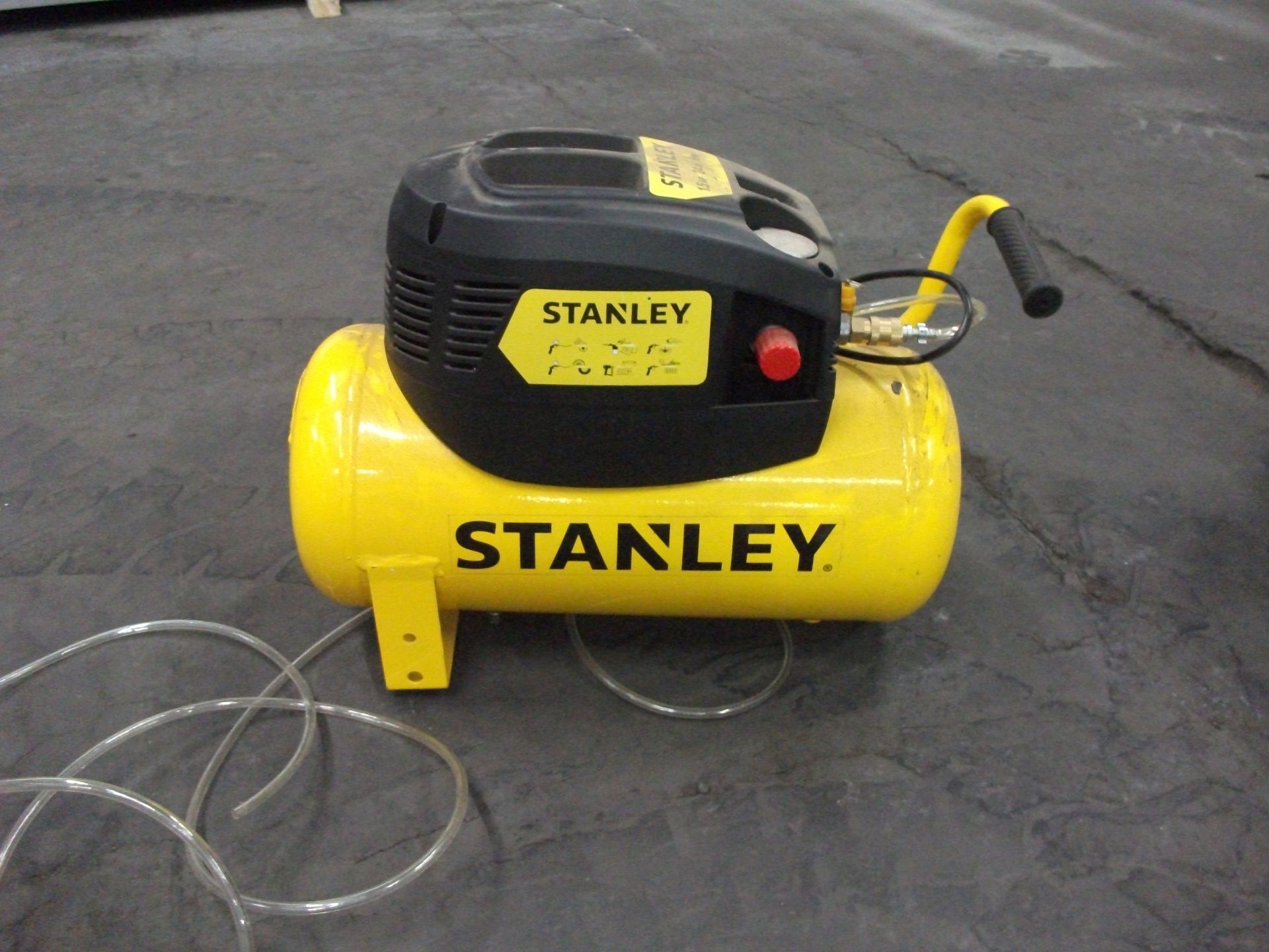 Stanley D200/8/24 1.5 HP portable air compressor, - Image 3 of 6