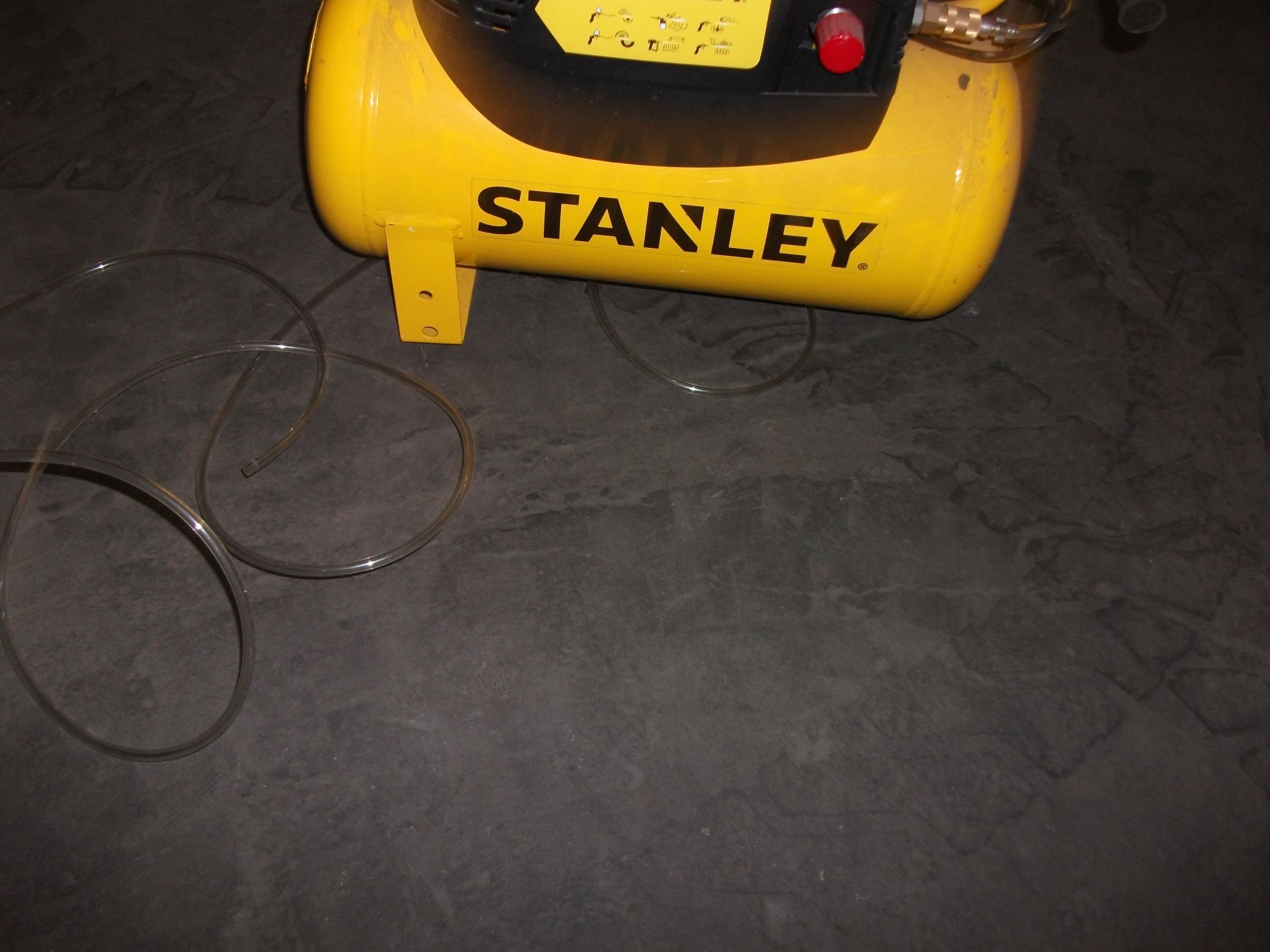 Stanley D200/8/24 1.5 HP portable air compressor, - Image 2 of 6