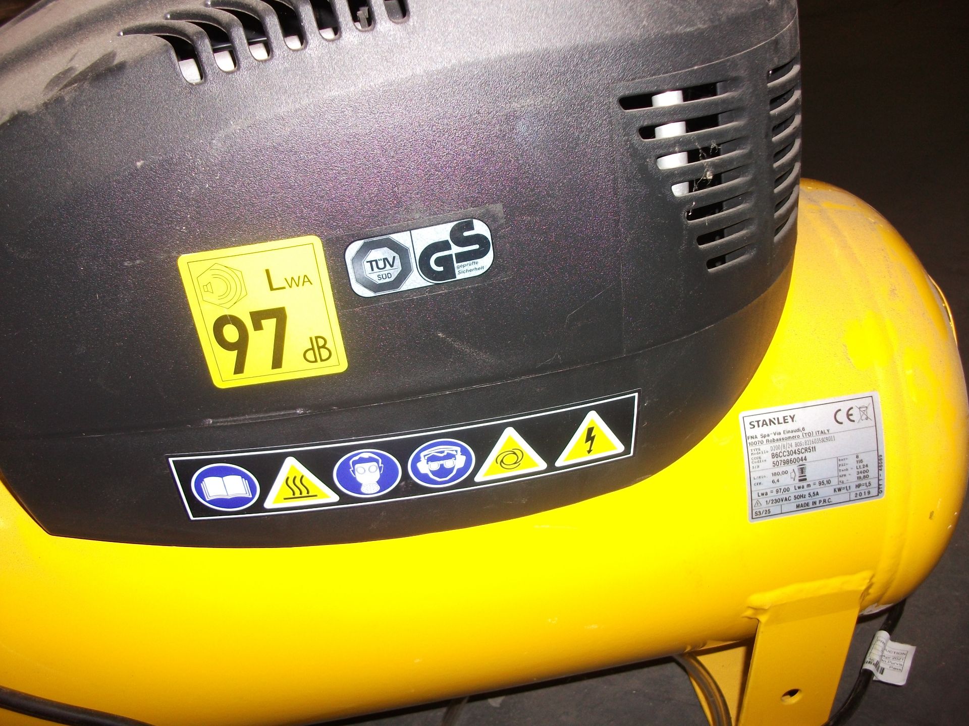 Stanley D200/8/24 1.5 HP portable air compressor, - Image 6 of 6