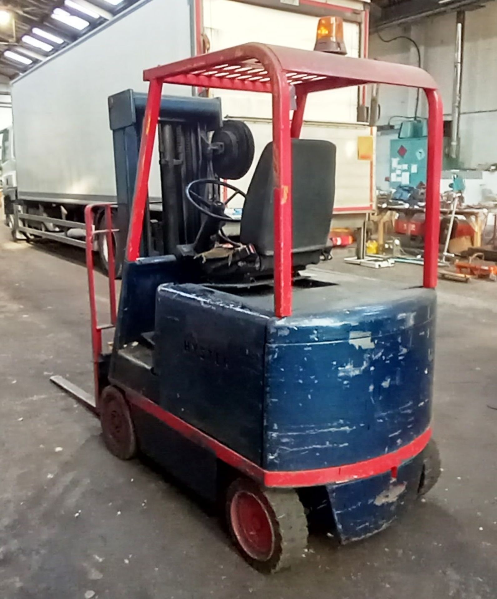 Hyster Electric Forklift E20B with charger, serial - Image 3 of 9