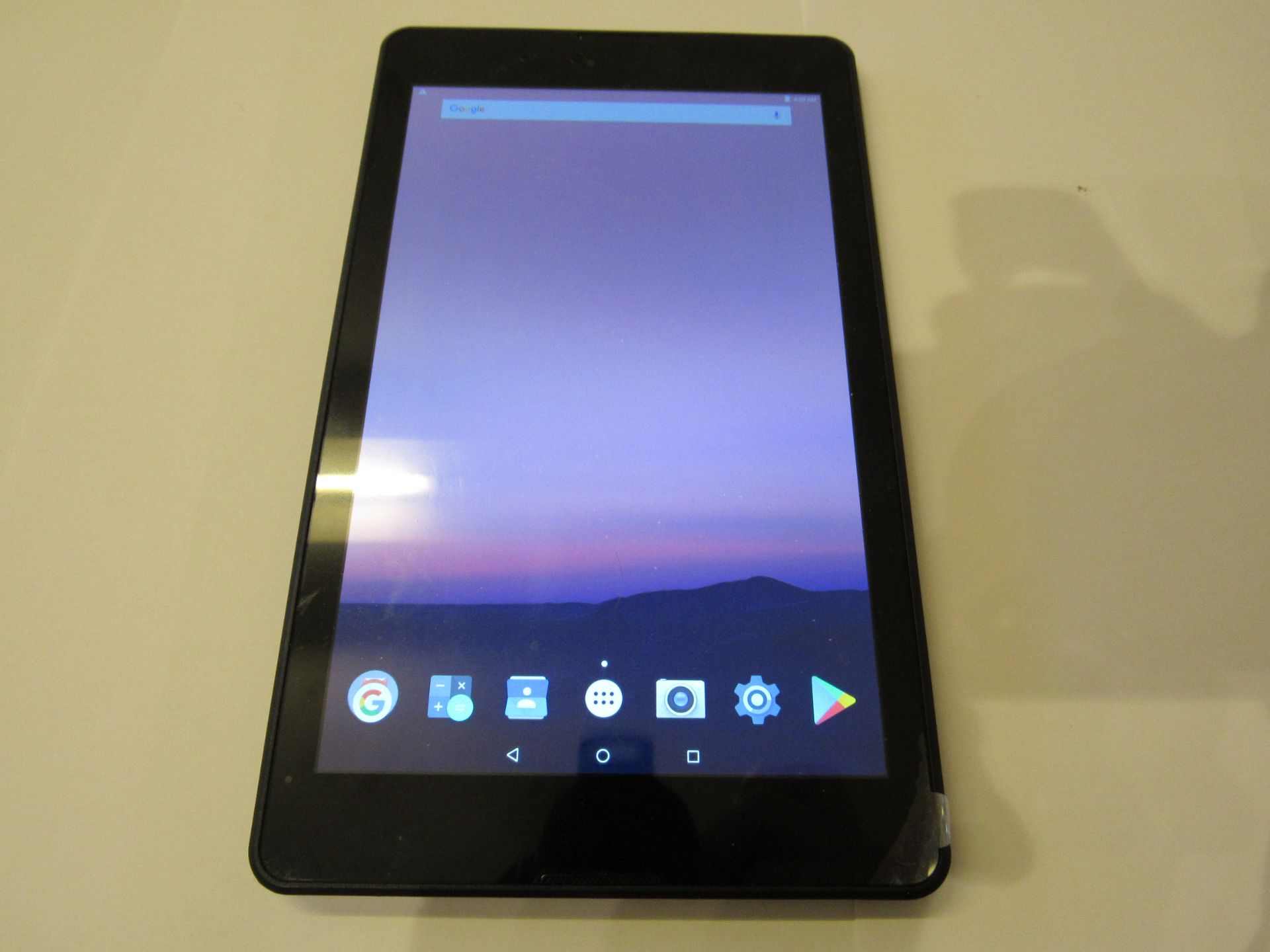 HLLO, SMB-H8009 Android 7.0 Tablet, 12GB Storage, Mico USB Port, No charger (Located Eddisons, Leeds - Image 12 of 13