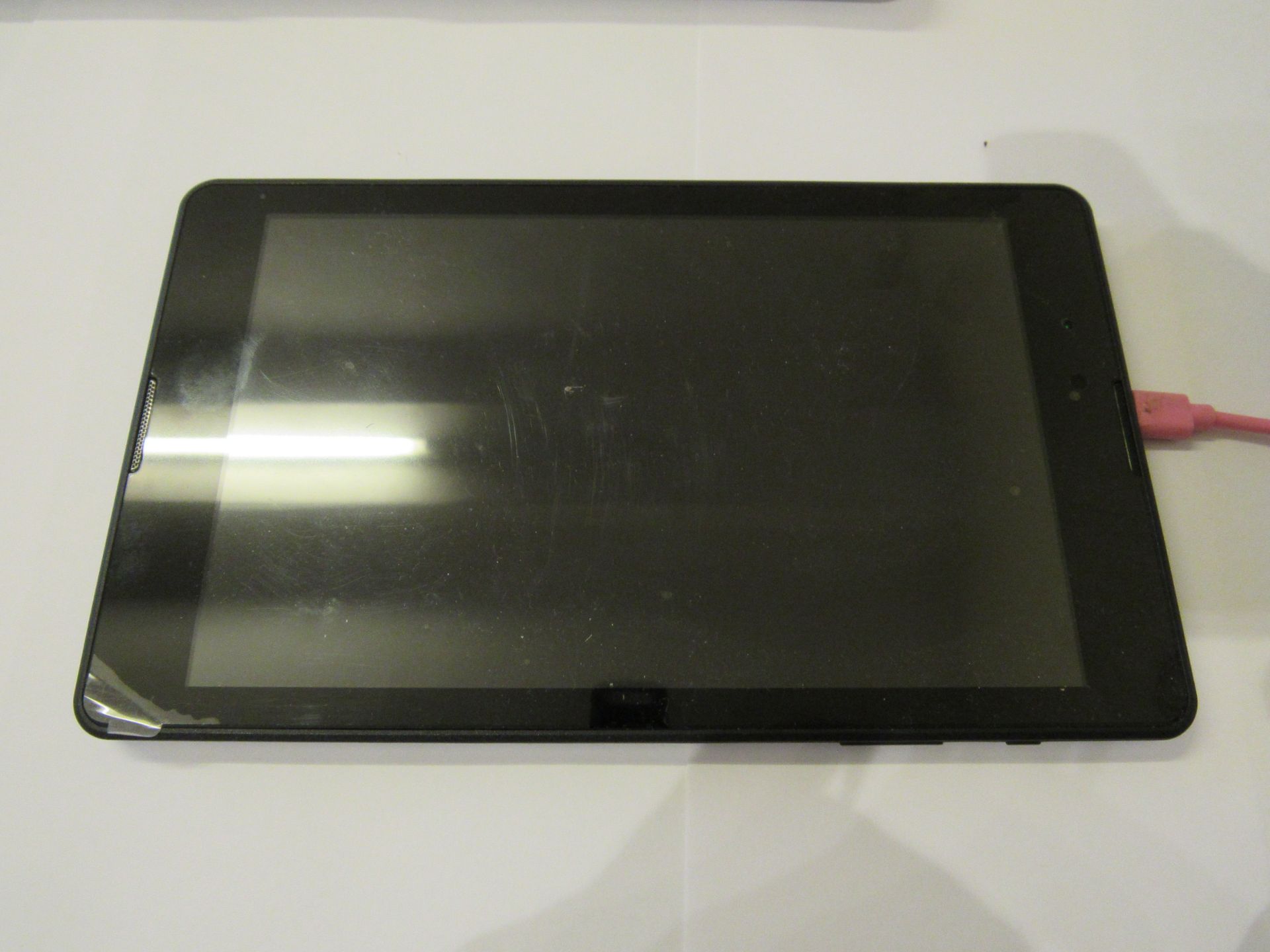 HLLO, SMB-H8009 Android 7.0 Tablet, 12GB Storage, Mico USB Port, No charger (Located Eddisons, Leeds - Image 3 of 13