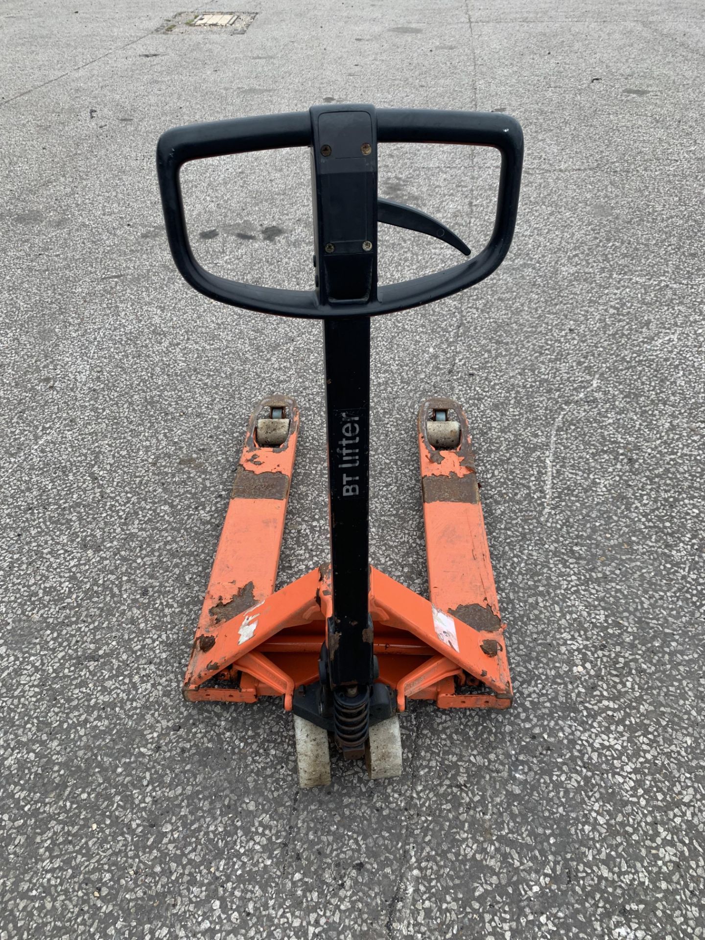 BT/Toyota 2500Kg Pallet Truck - Image 2 of 5