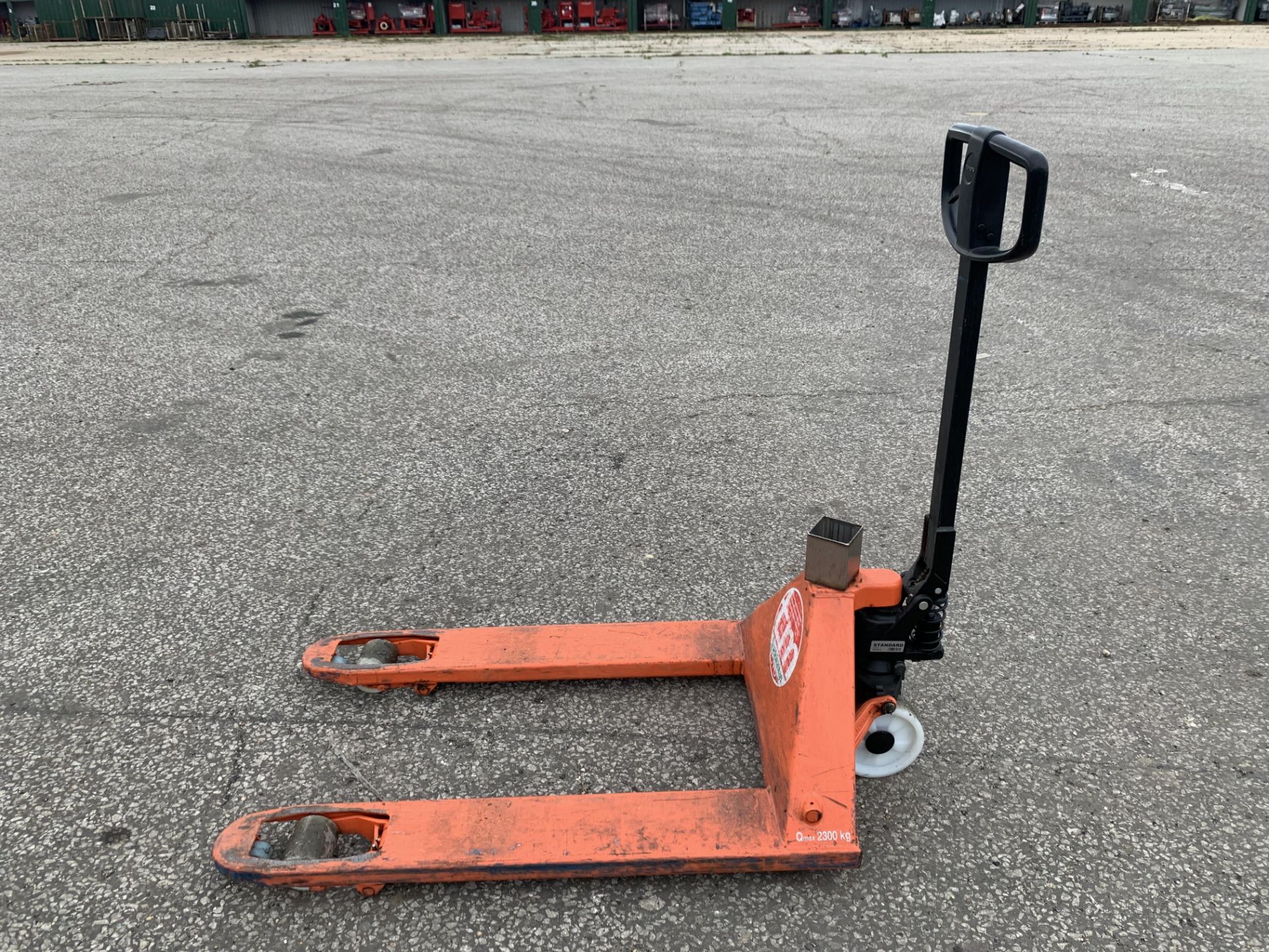 BT/Toyota 2500Kg Pallet Truck - Image 4 of 5