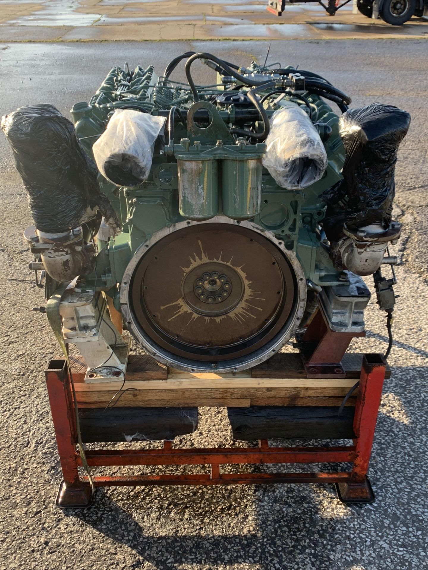 Mercedes OM424 383hp Diesel Engine Low hours - Image 4 of 5