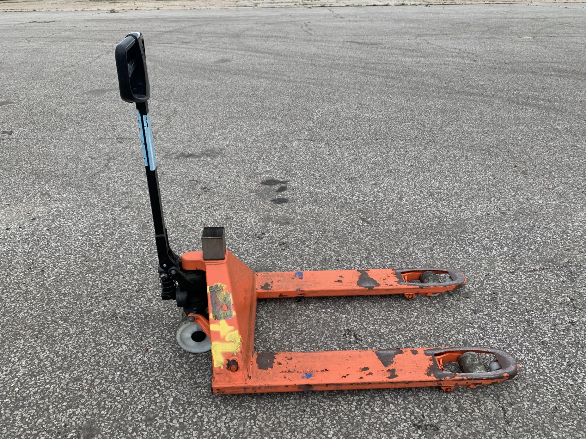 BT/Toyota 2500Kg Pallet Truck - Image 4 of 5