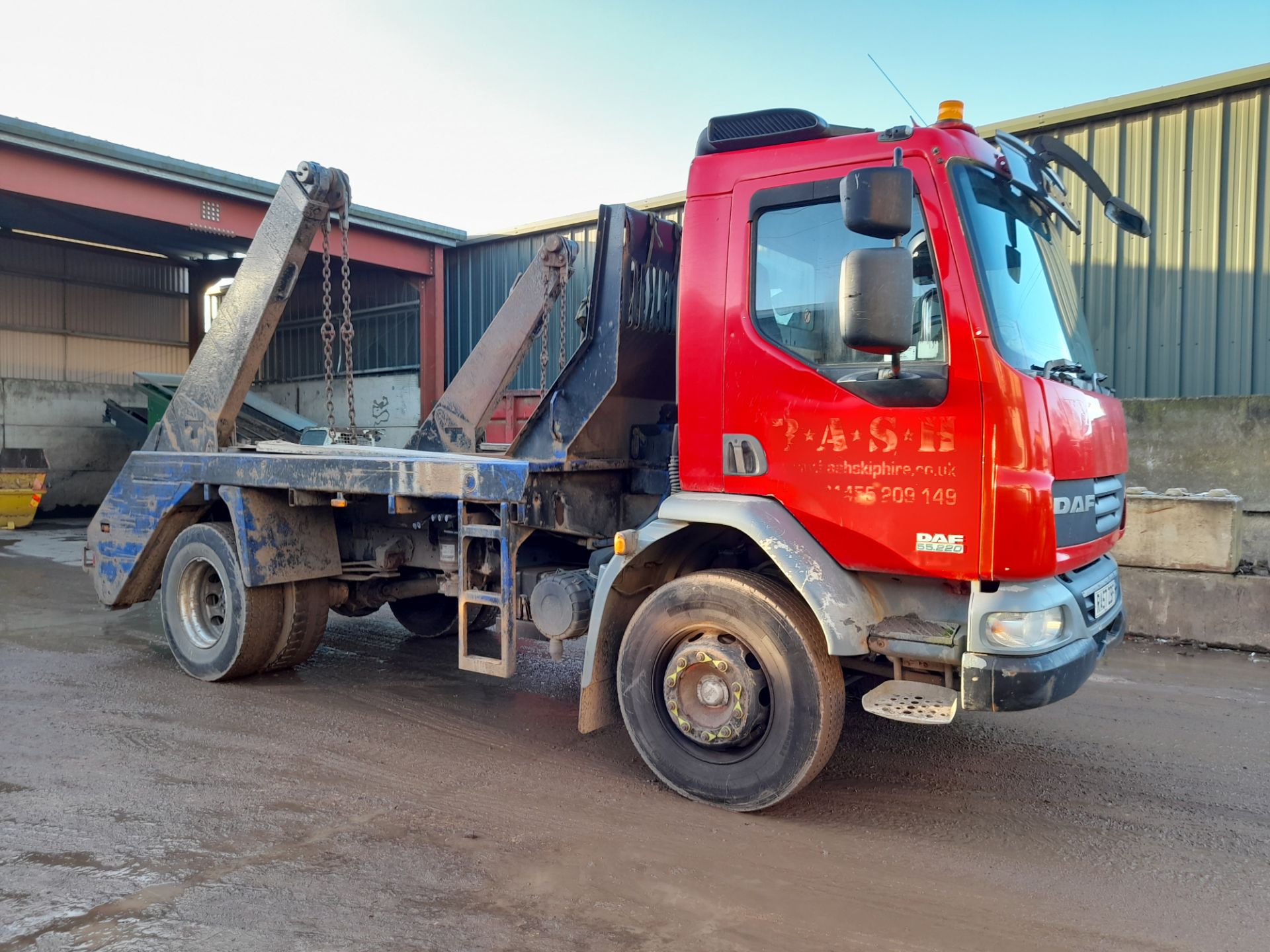 DAF FA LF55.220 18 TIP E 18 tonne Twin Axle Rigid Skiploader, registration RA57 ZBF, first - Image 8 of 16