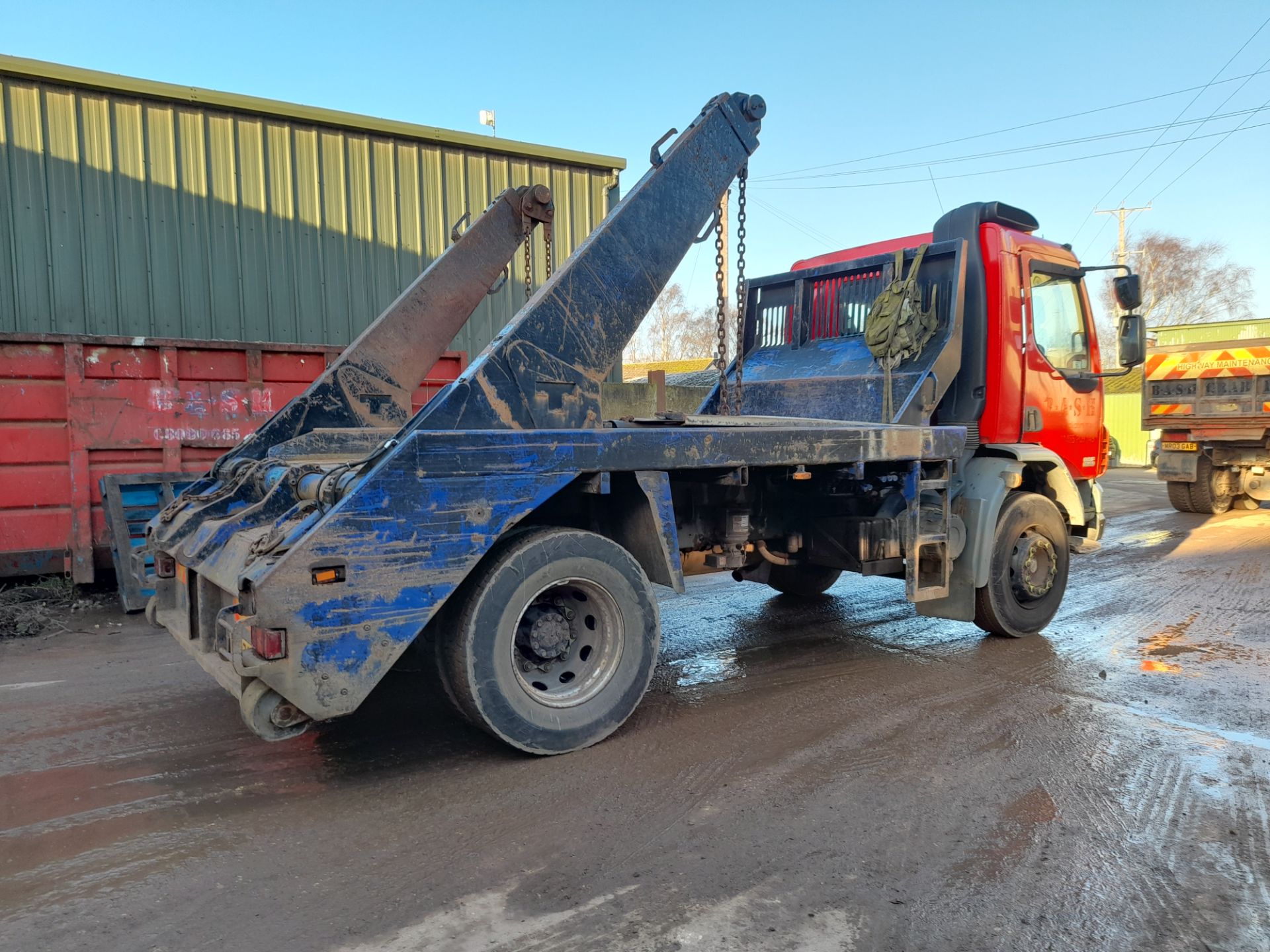 DAF FA LF55.220 18 TIP E 18 tonne Twin Axle Rigid Skiploader, registration RA57 ZBF, first - Image 7 of 16