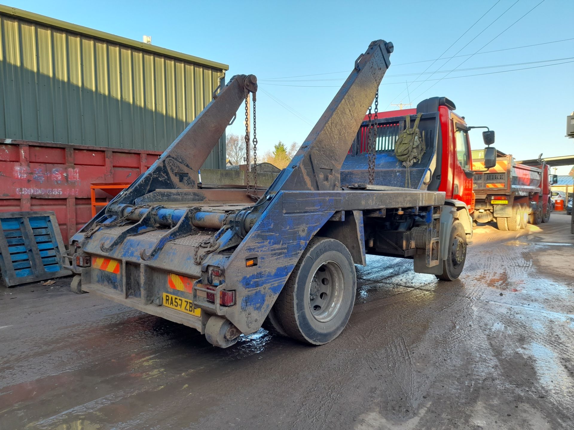 DAF FA LF55.220 18 TIP E 18 tonne Twin Axle Rigid Skiploader, registration RA57 ZBF, first - Image 6 of 16