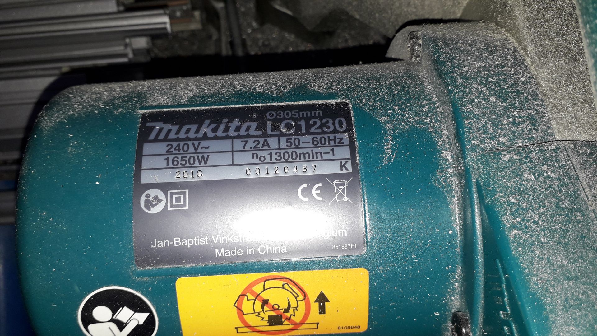 Makita LC1230 305mm Cut Off Saw with 2 x Roller Feed Tables (1 with Measuring Attachment) - Image 4 of 8