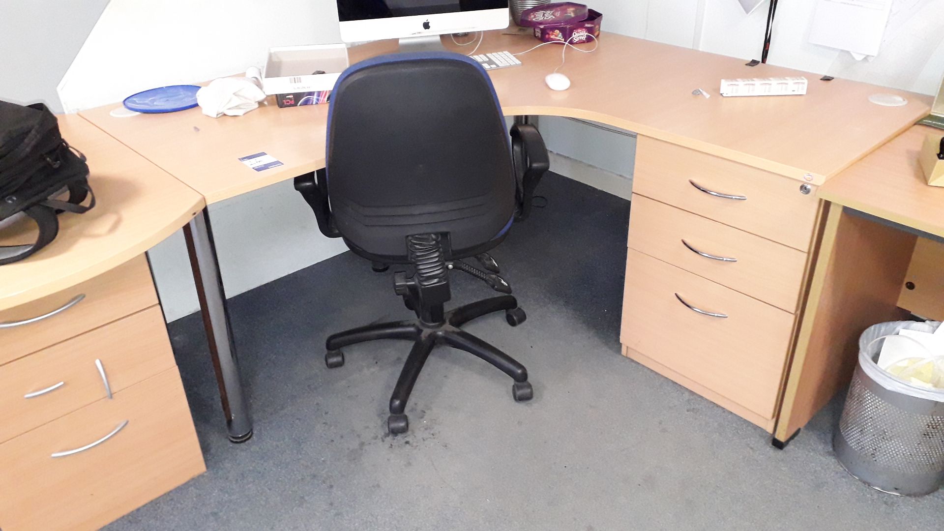 Office Furniture to include; 5 Desks, 6 Chairs, 6 - Image 5 of 7