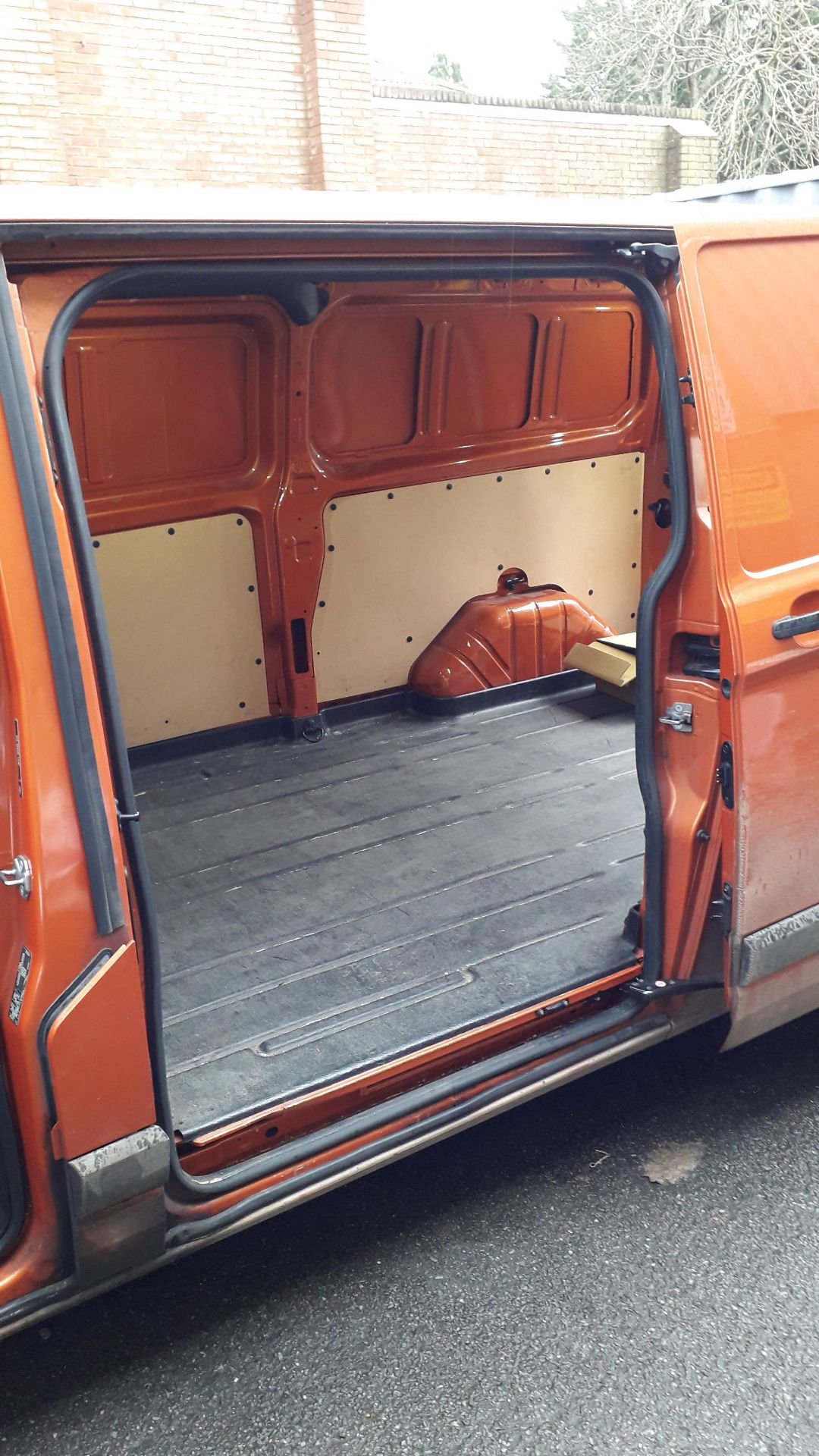 Ford Transit Custom 300 L2 FWD TDCi 130PS Low Roof - Image 17 of 31