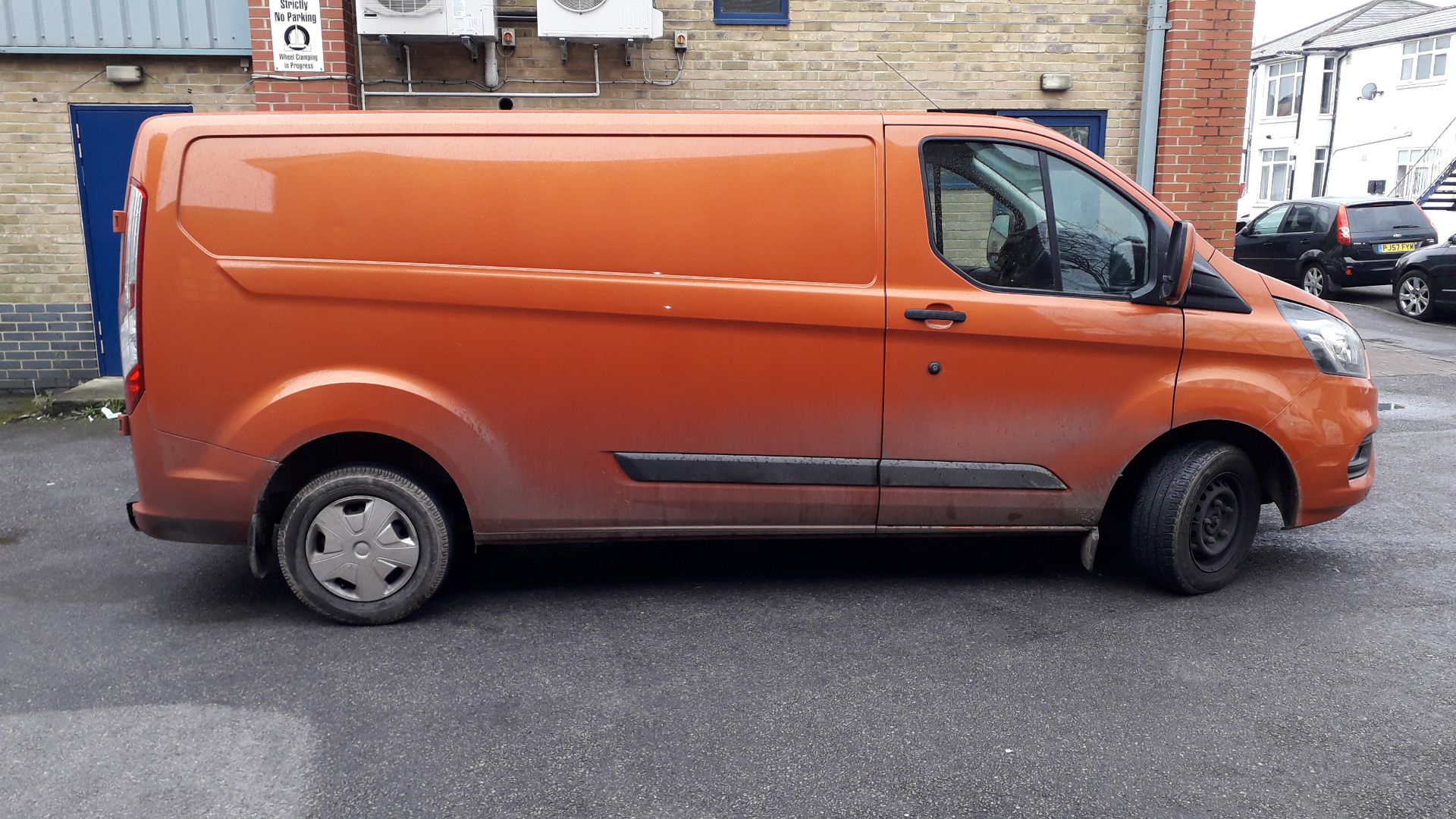 Ford Transit Custom 300 L2 FWD TDCi 130PS Low Roof - Image 8 of 31