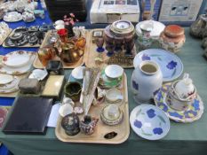 Assorted porcelain and trinkets