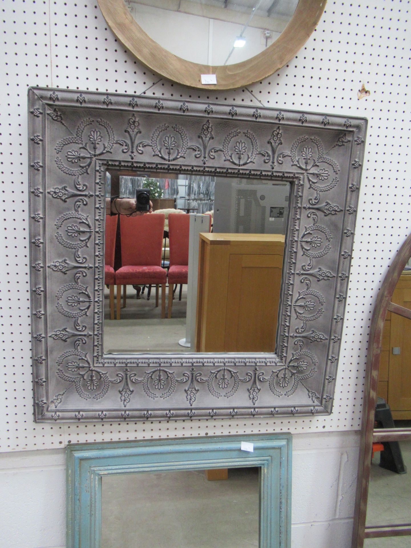 3x wall hanging mirrors - Image 3 of 4