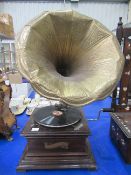 Varaphone gramaphone with small record case