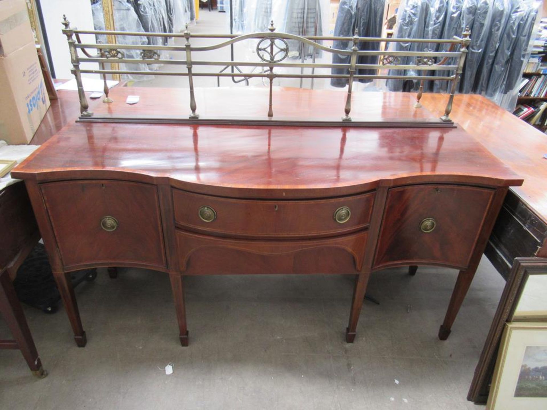 A George III Mahogany Sideboard with Serpentine top - Image 2 of 11