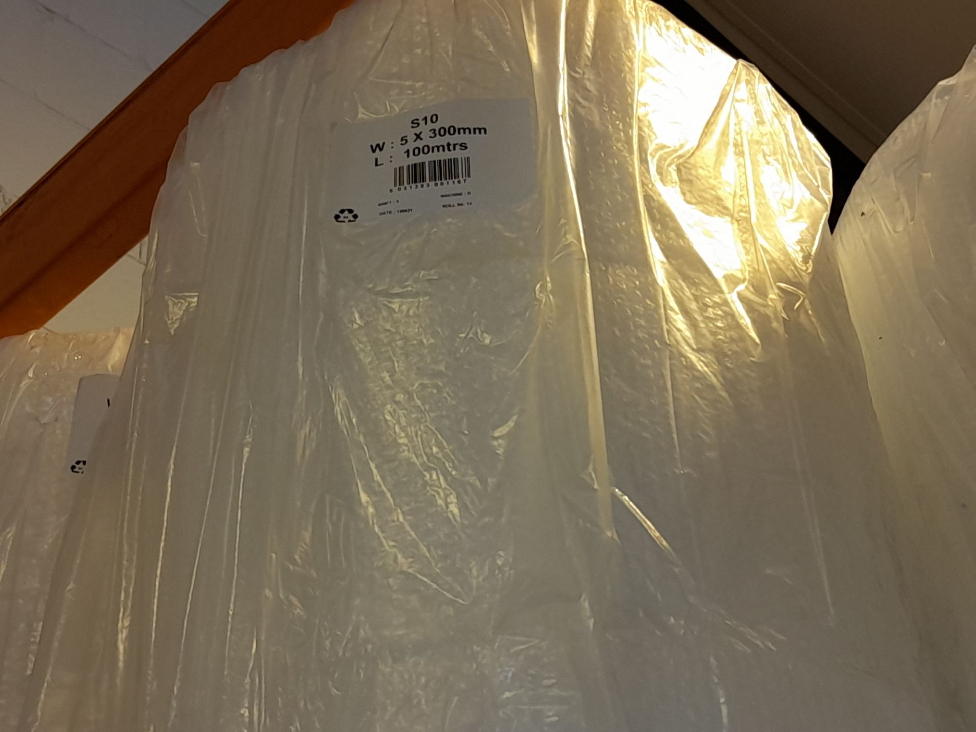 Large quantity of bags of small bubble wrap, inc. 300mm x 100mm - Image 2 of 2