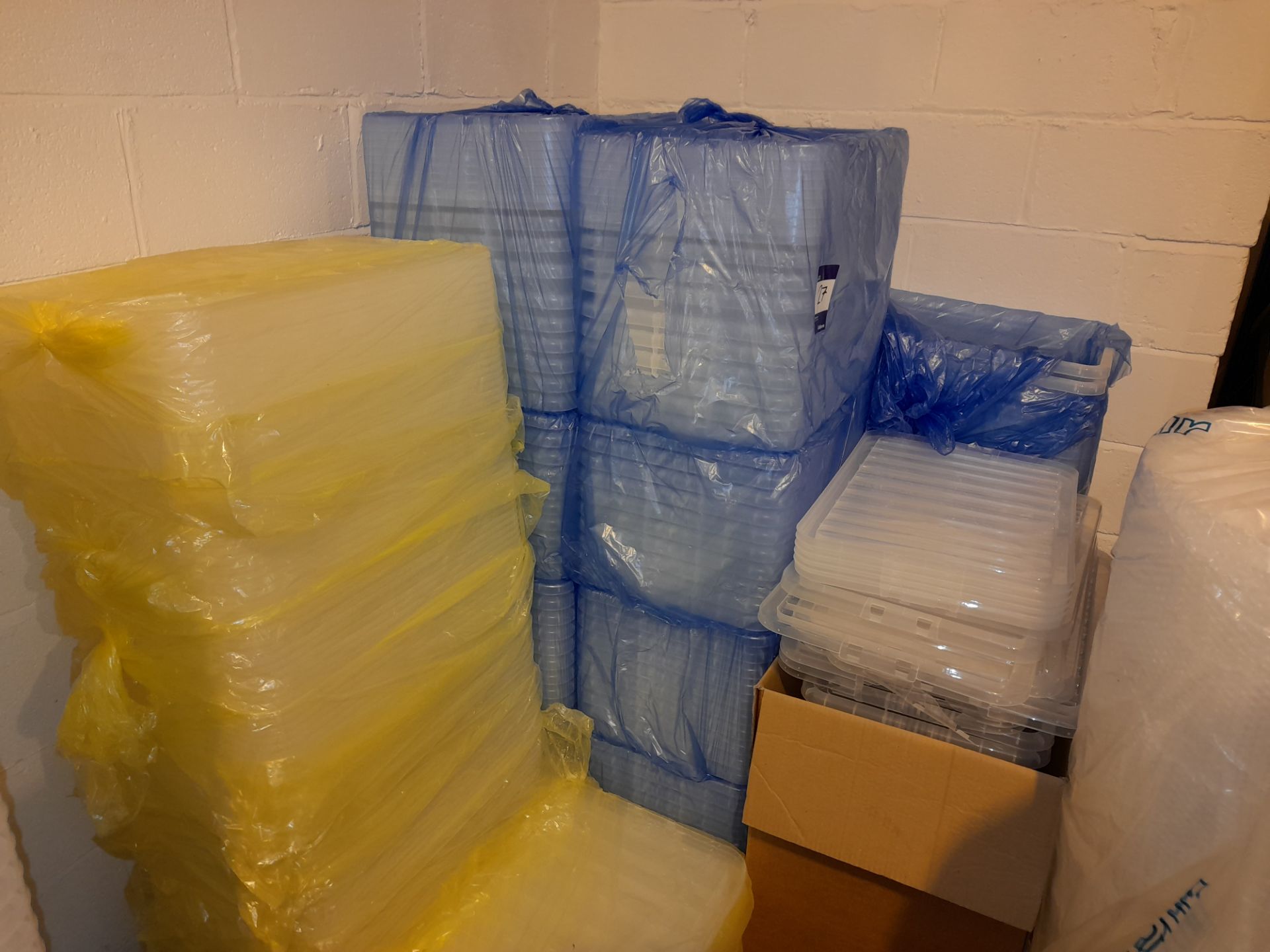 Large quantity of plastic containers, to 2 x pallets