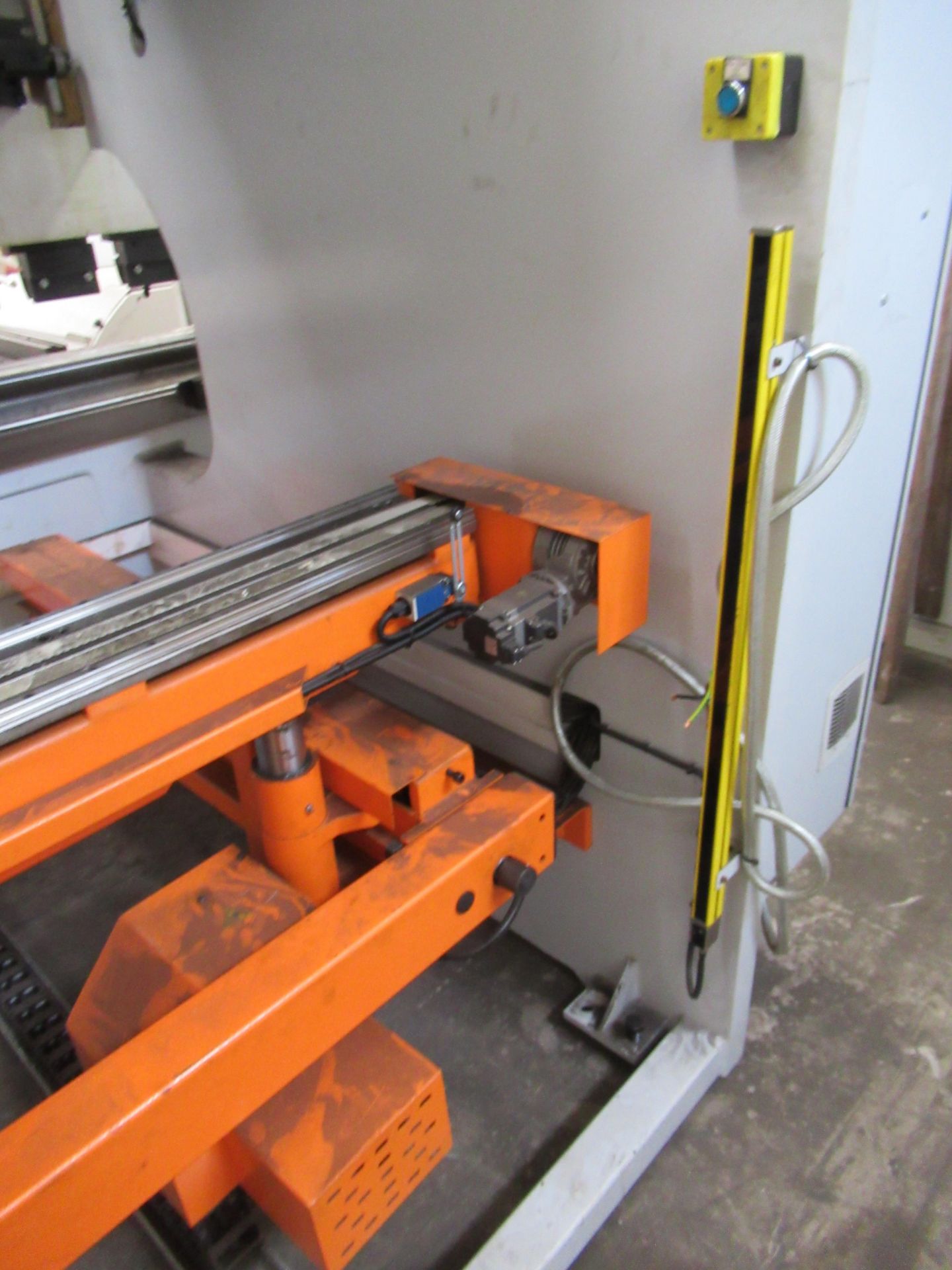 Ermaksan Speed-bend Pro 4100 x 220 CNC Hydraulic Press Brake and a selection of tooling for press br - Image 6 of 16