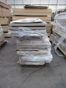 3x pallets of doors in white, brown and grey