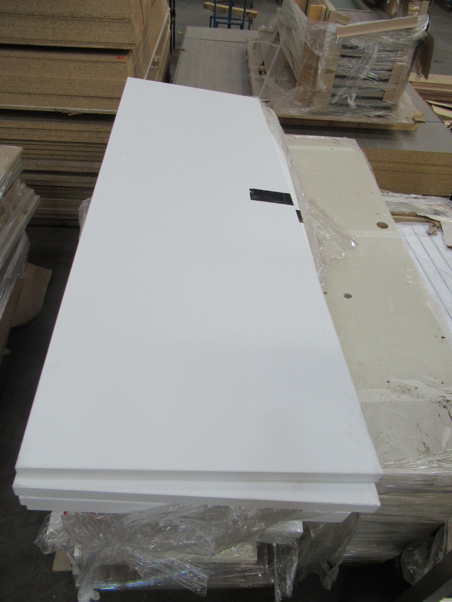3x pallets of doors in white, brown and grey - Image 5 of 5