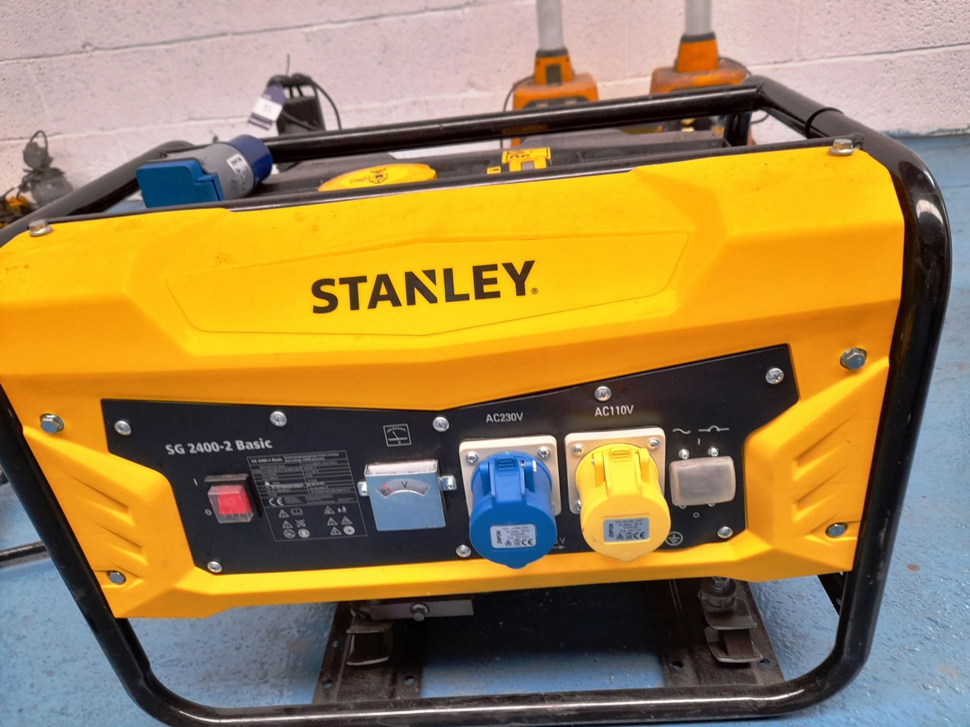 Stanley SG 2400-2 basic generator - Image 2 of 2