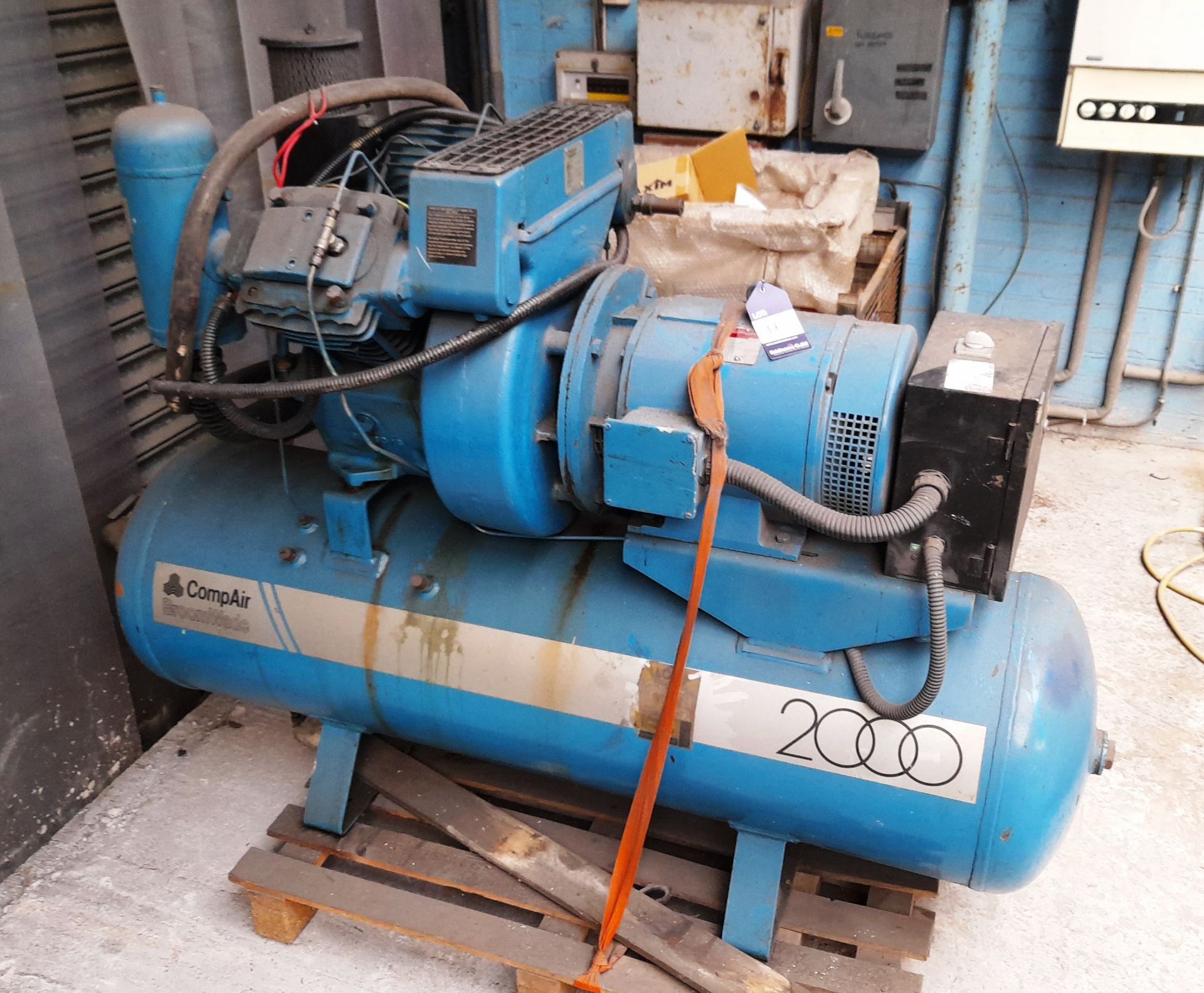 Broom Wade CompAir 2000 300L welded air receive (Year 1989, Serial Number 34351)