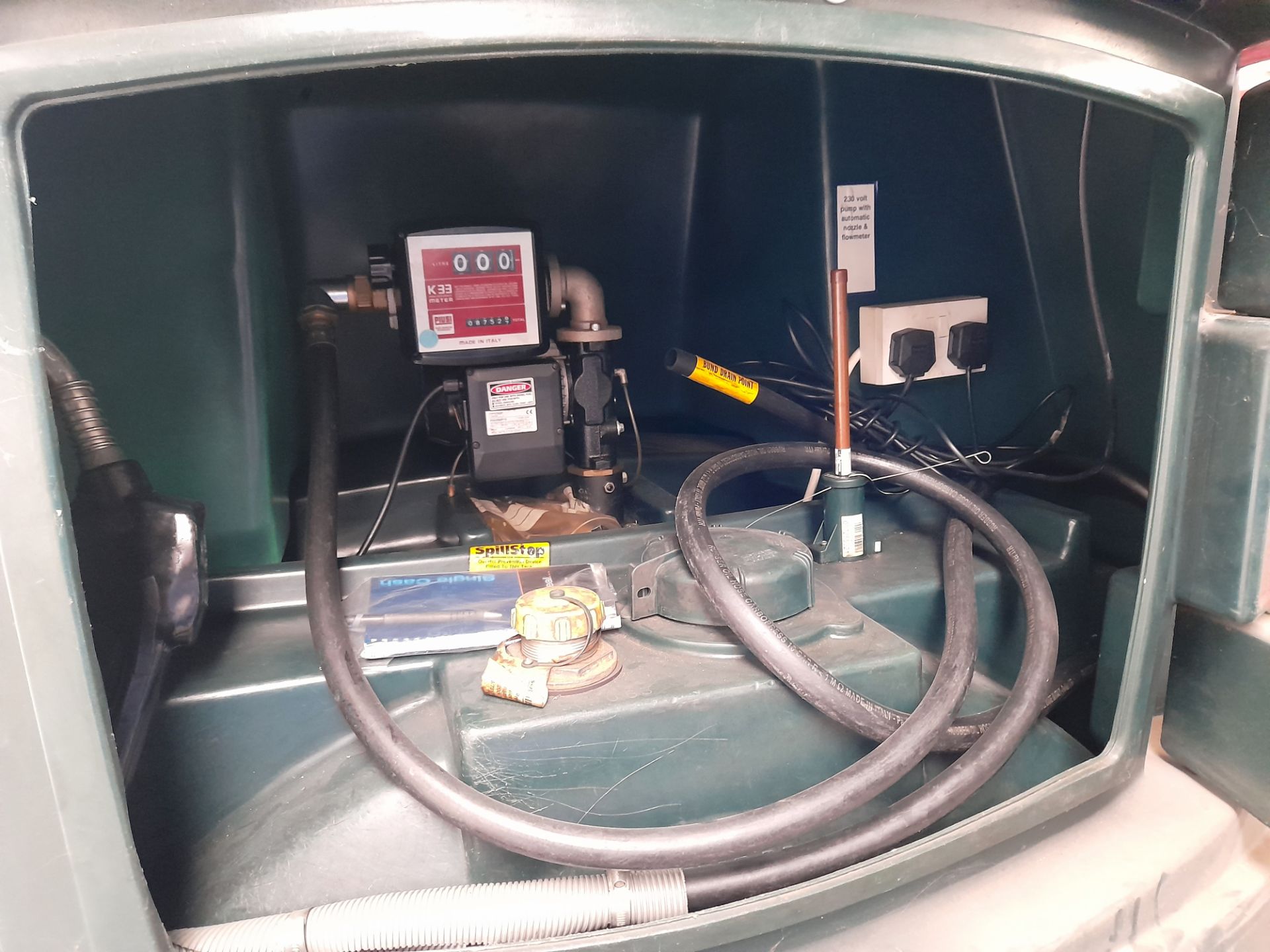 Titan FM2500 bunded fuel tank, with 230V pump, auto nozzle and flow meter - Image 4 of 5