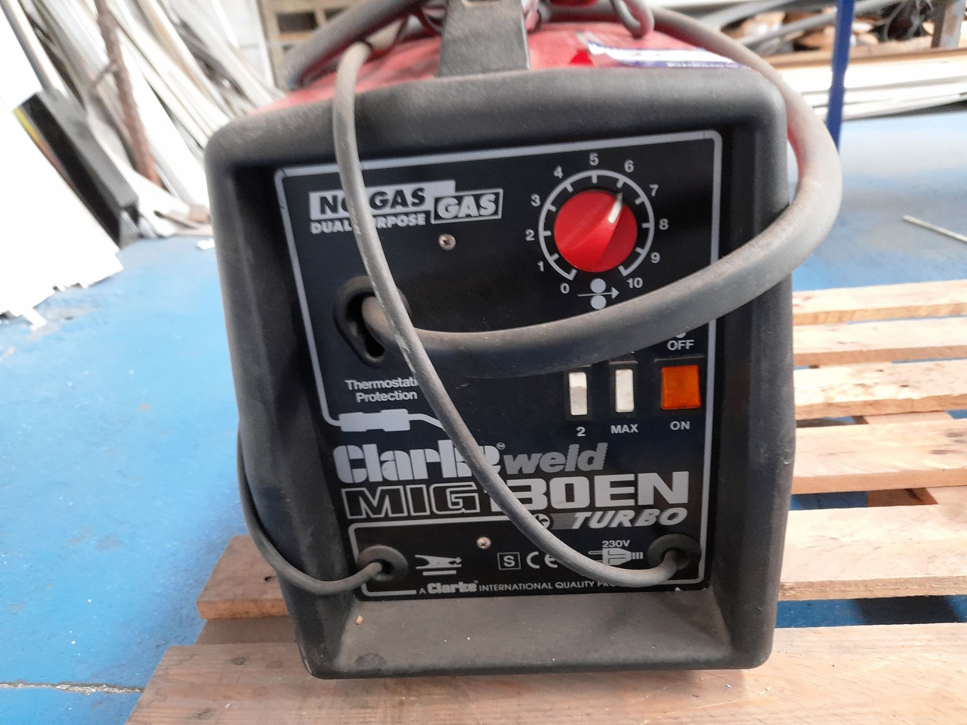 Clarke Weld Mig 130EN Turbo mobile welder - Image 2 of 2