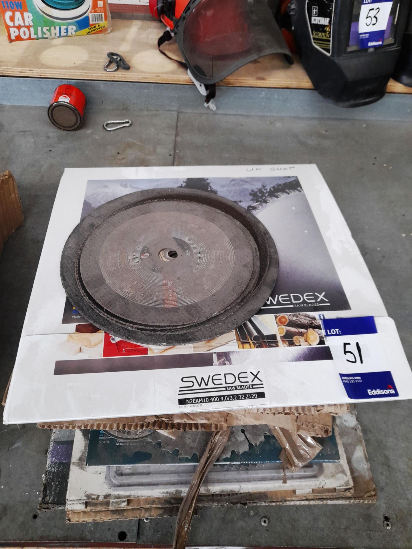 Assortment of saw blades, and grinding discs