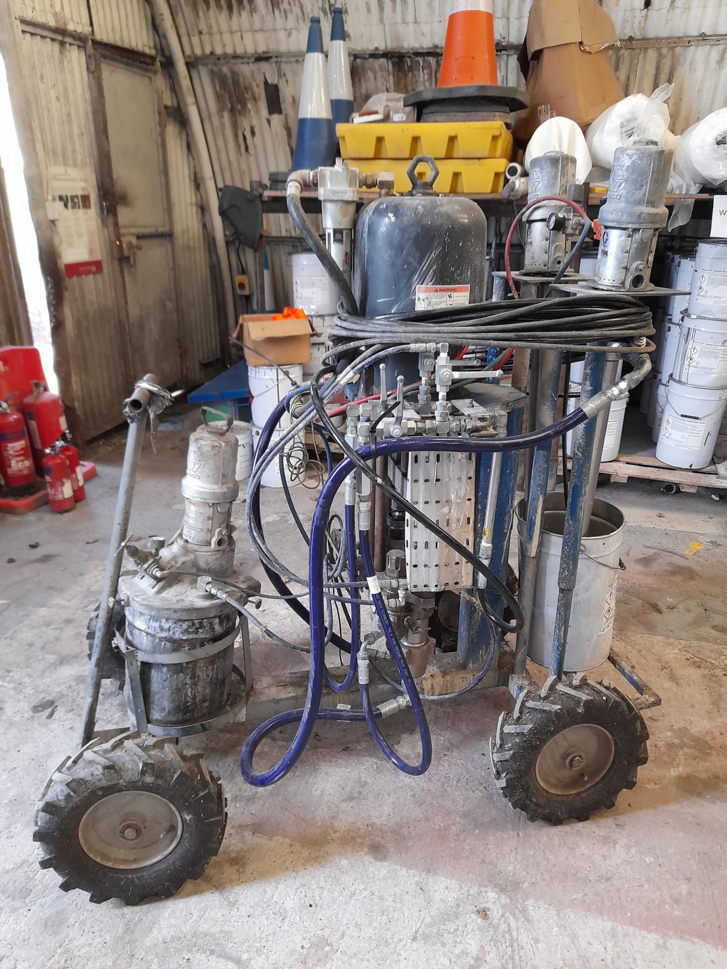 Graco Hydra Cat Cart Mounted Industrial two component Airless Spray Plant for application of - Image 3 of 4