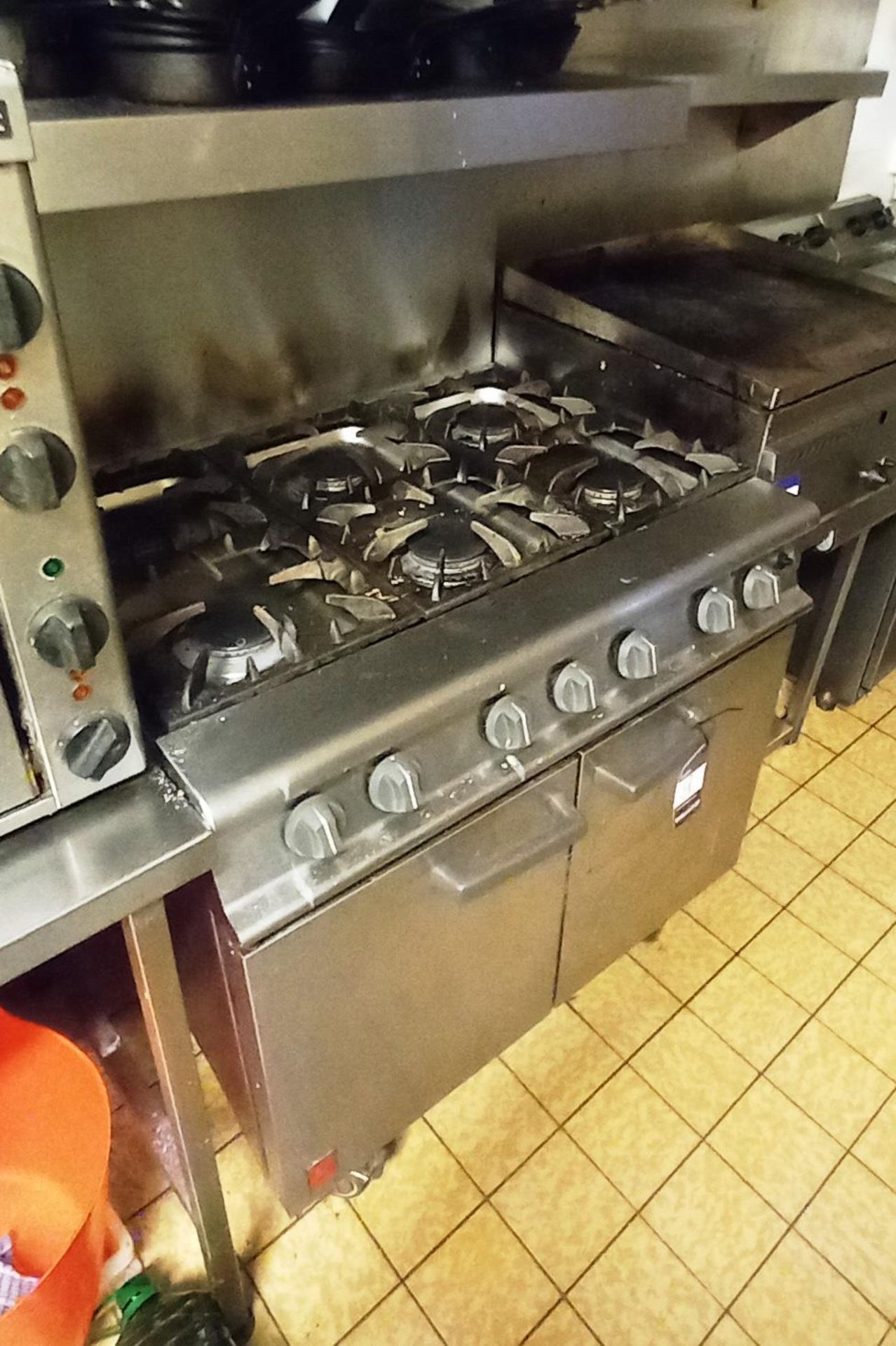 Falcon 6 Burner Gas Cooker with Overhead Shelf - Image 2 of 2