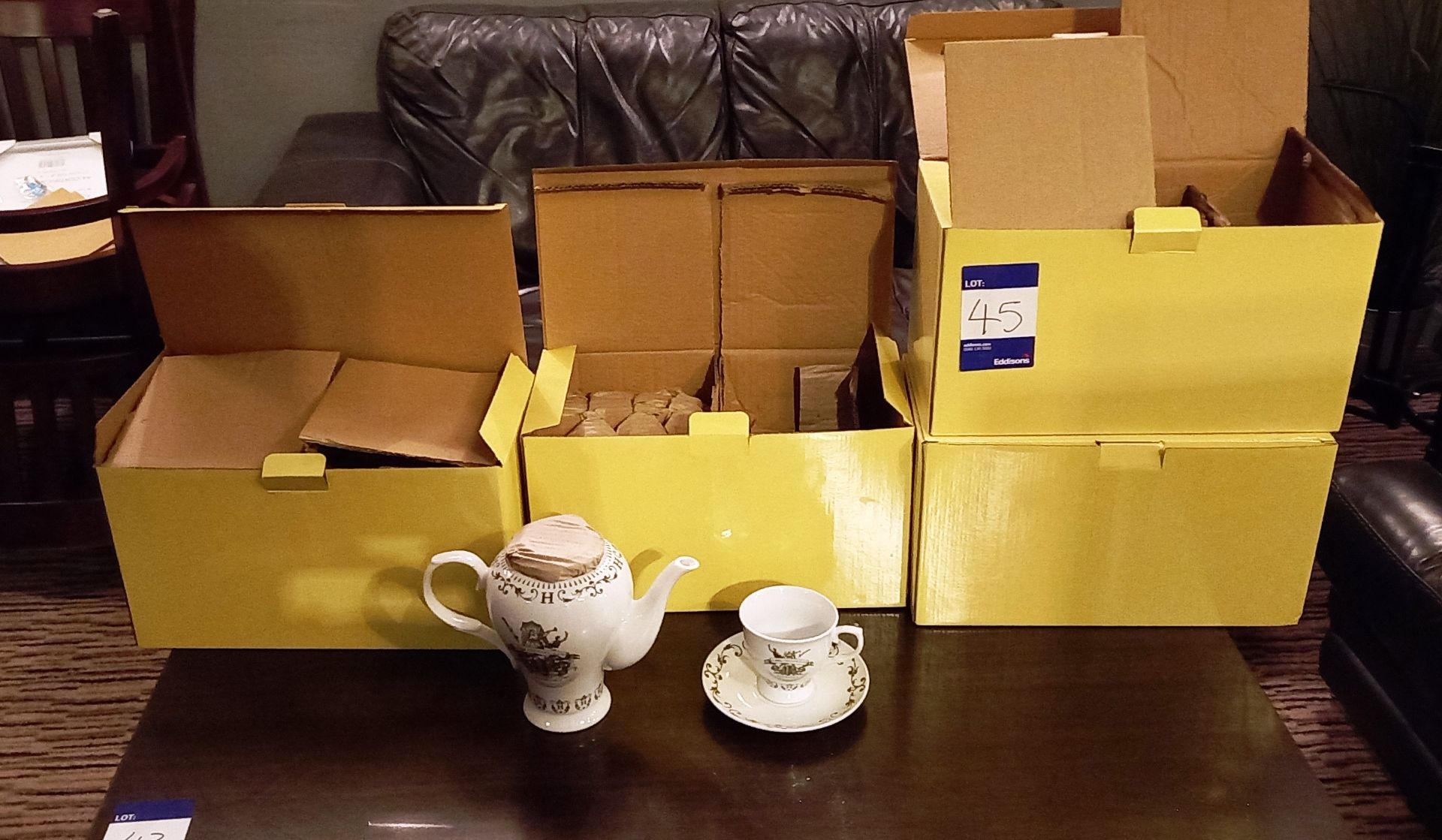 Quantity of Hendricks Teapots, Cups & Saucers to B