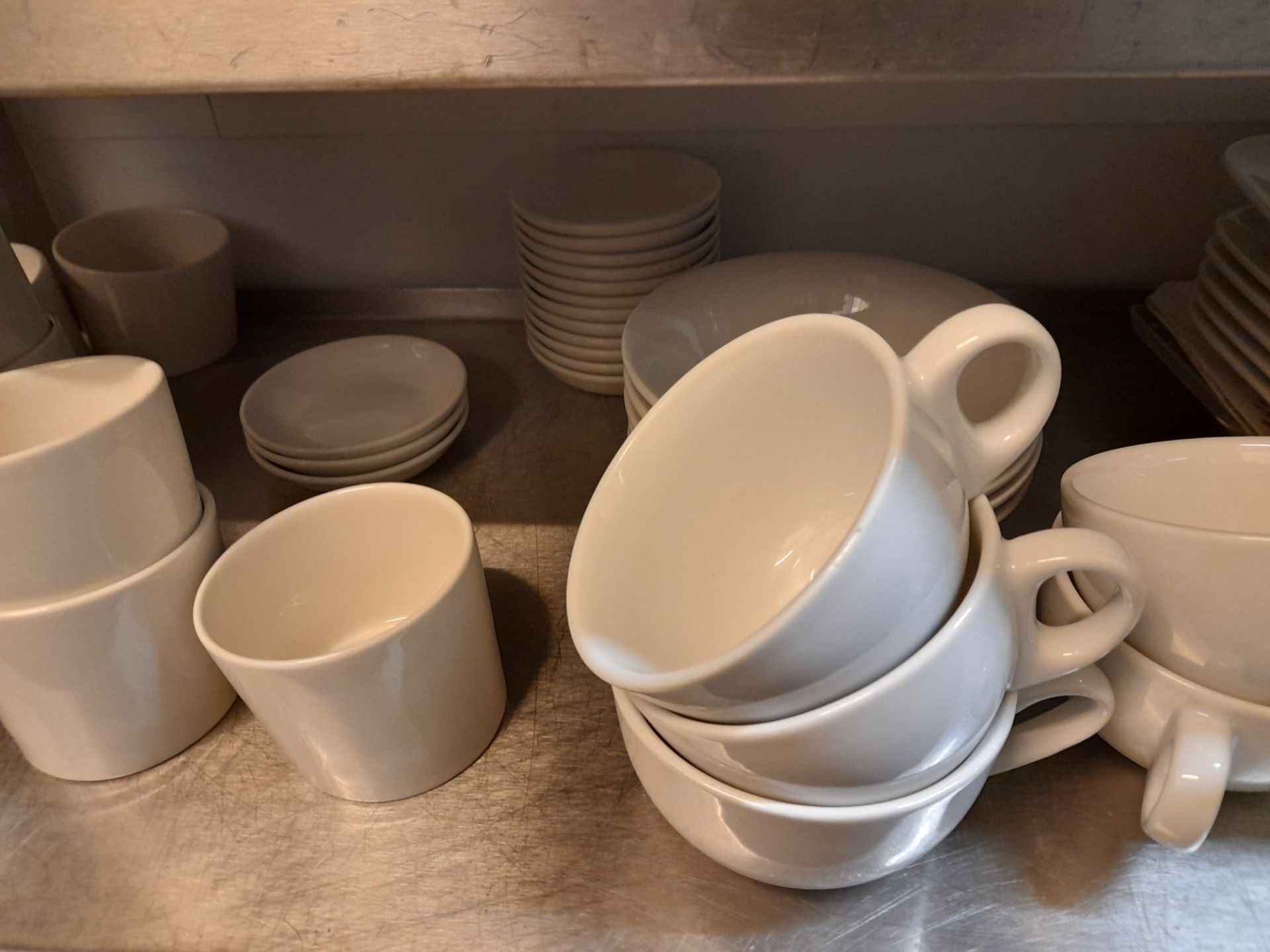 Assortment of crockery to trolley, to include plates, cups, saucers, etc - Image 4 of 5