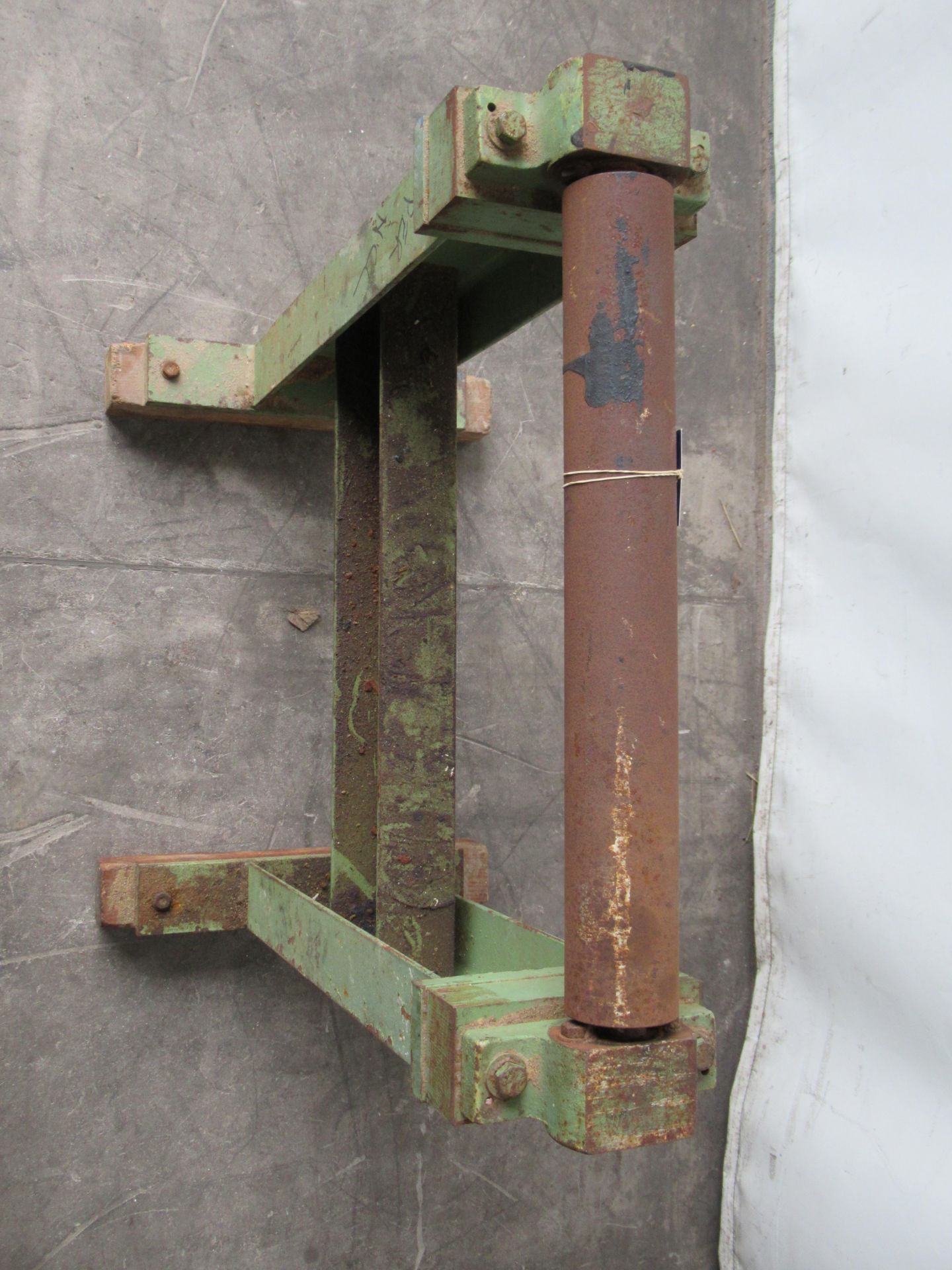 Roller stand operating width 530mm - Image 2 of 3