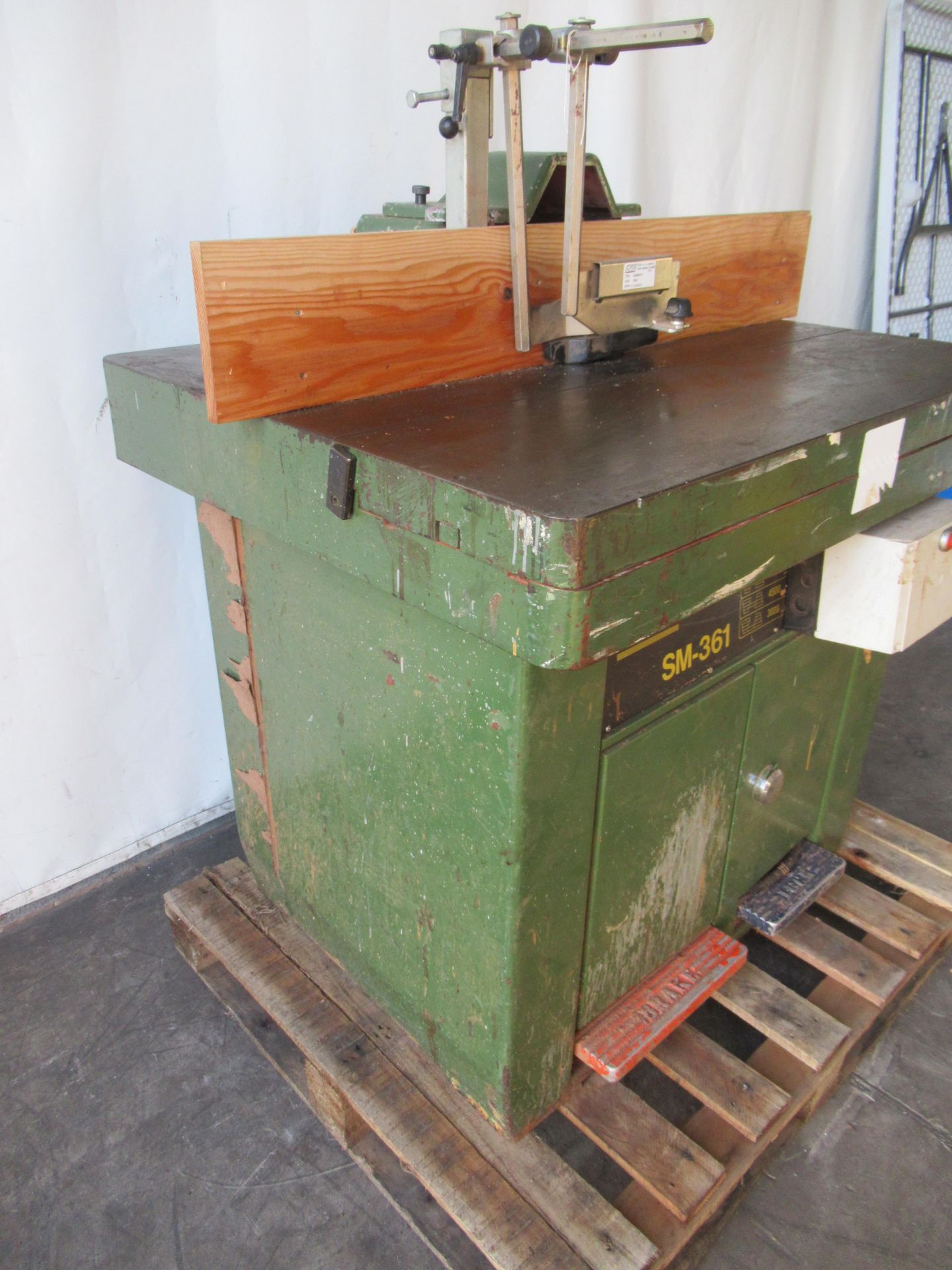 Isis SM-361 spindle with sliding table, model SM361, s/n 860135, YOM 1986, 415V - Image 6 of 12