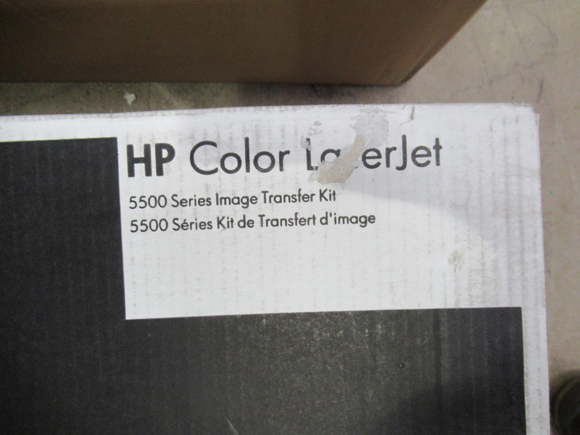 4 various HP LaserJet ink cartridges to crate with HP LaserJet 5500 image transfer kit - Image 7 of 7