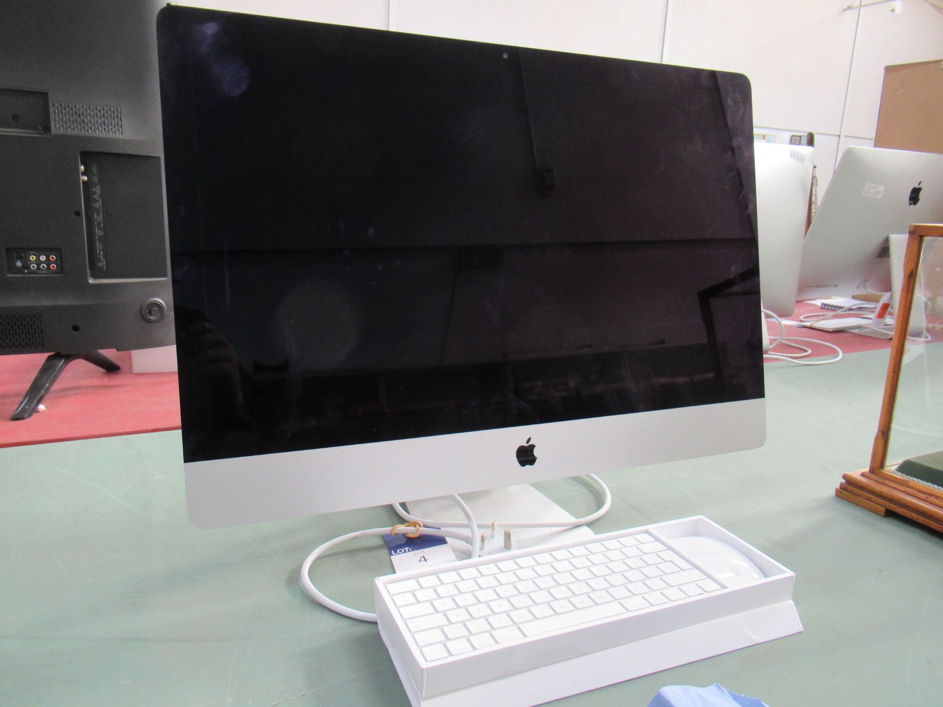 Apple iMac with i7 intel core processor and 16GB RAM. - Image 8 of 9