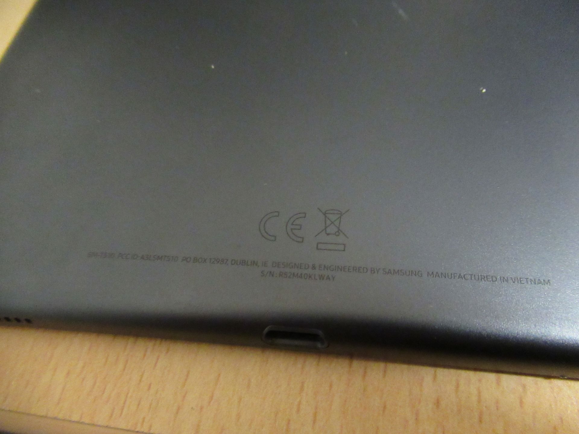 Samsung Galaxy Tab A (no charger) SM-T510 in space grey - Image 3 of 3